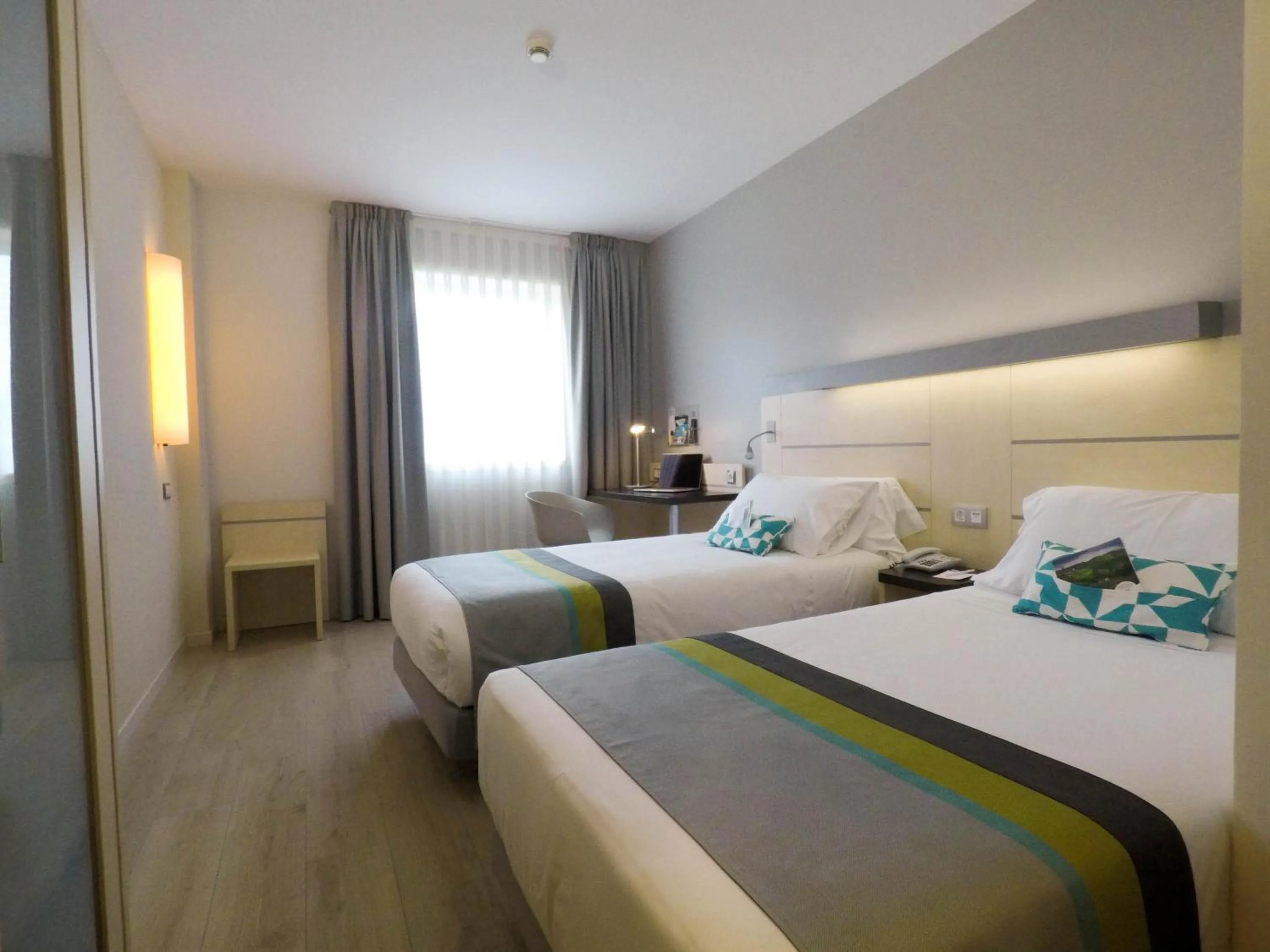 Bed in Holiday Inn Express Pamplona by IHG