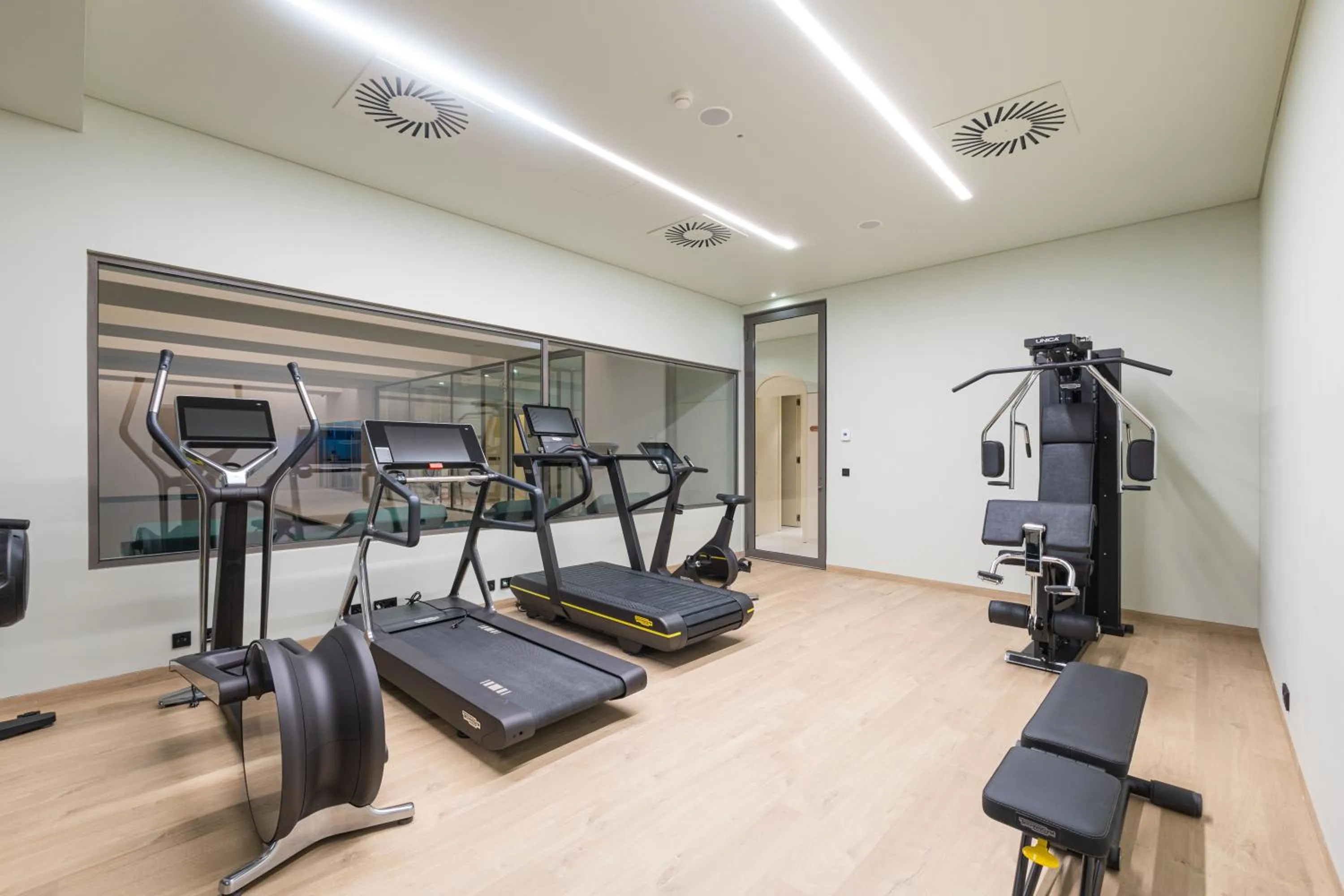 Fitness centre/facilities in LUSTER Hotel
