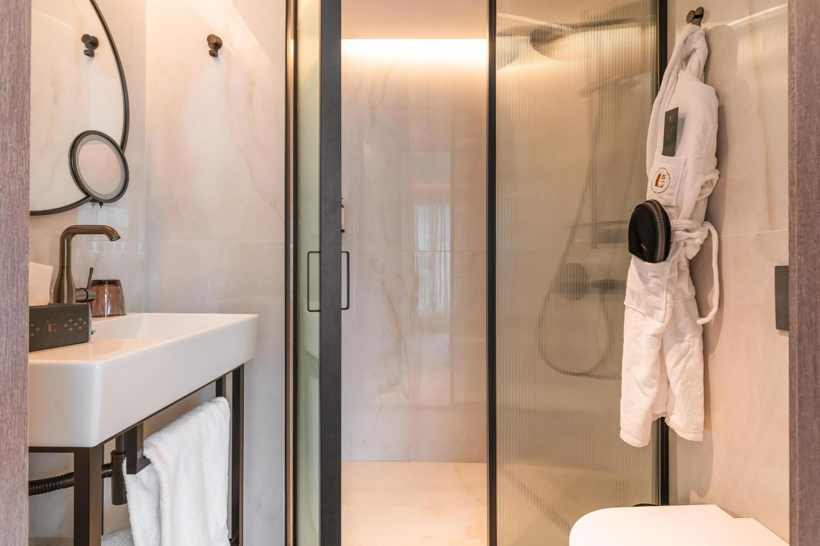 Shower in LUSTER Hotel