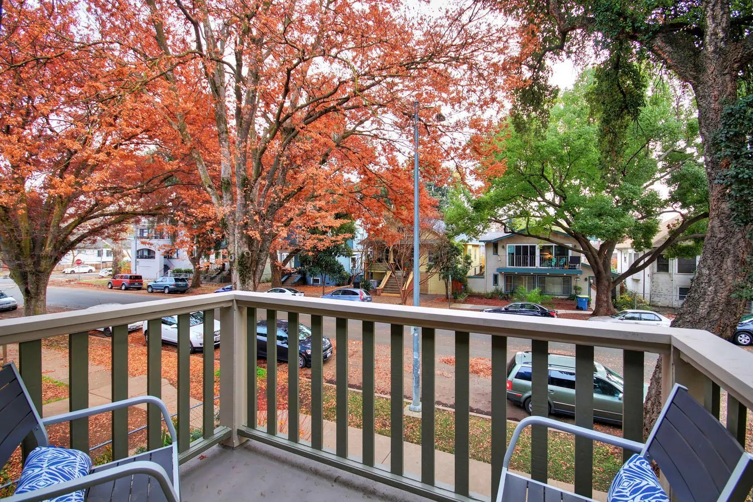 Charming 2Bed French Colonial Apartment in Desirable Midtown Sacramento