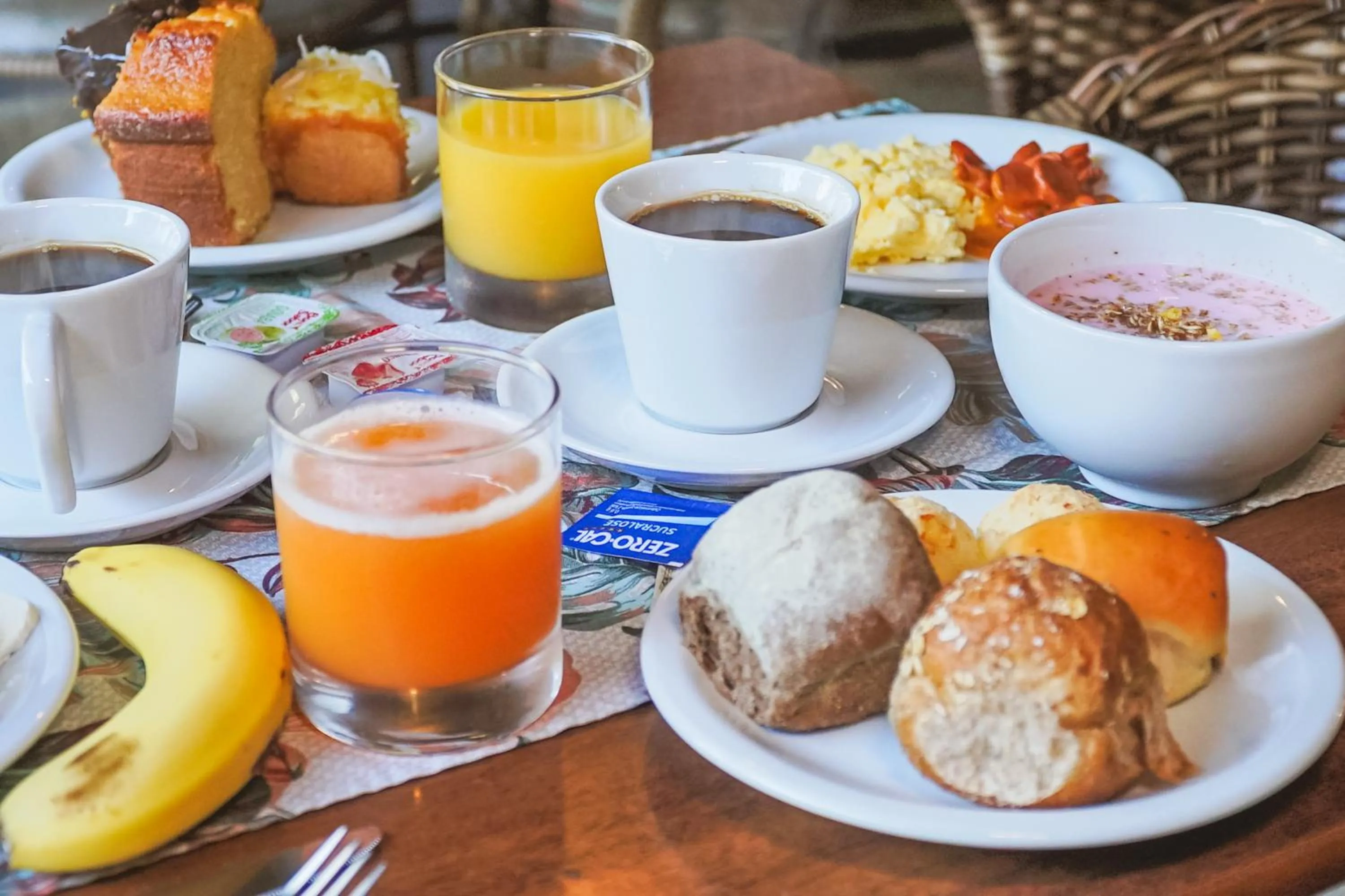 Breakfast in VELINN Pousada Canoa Ilhabela