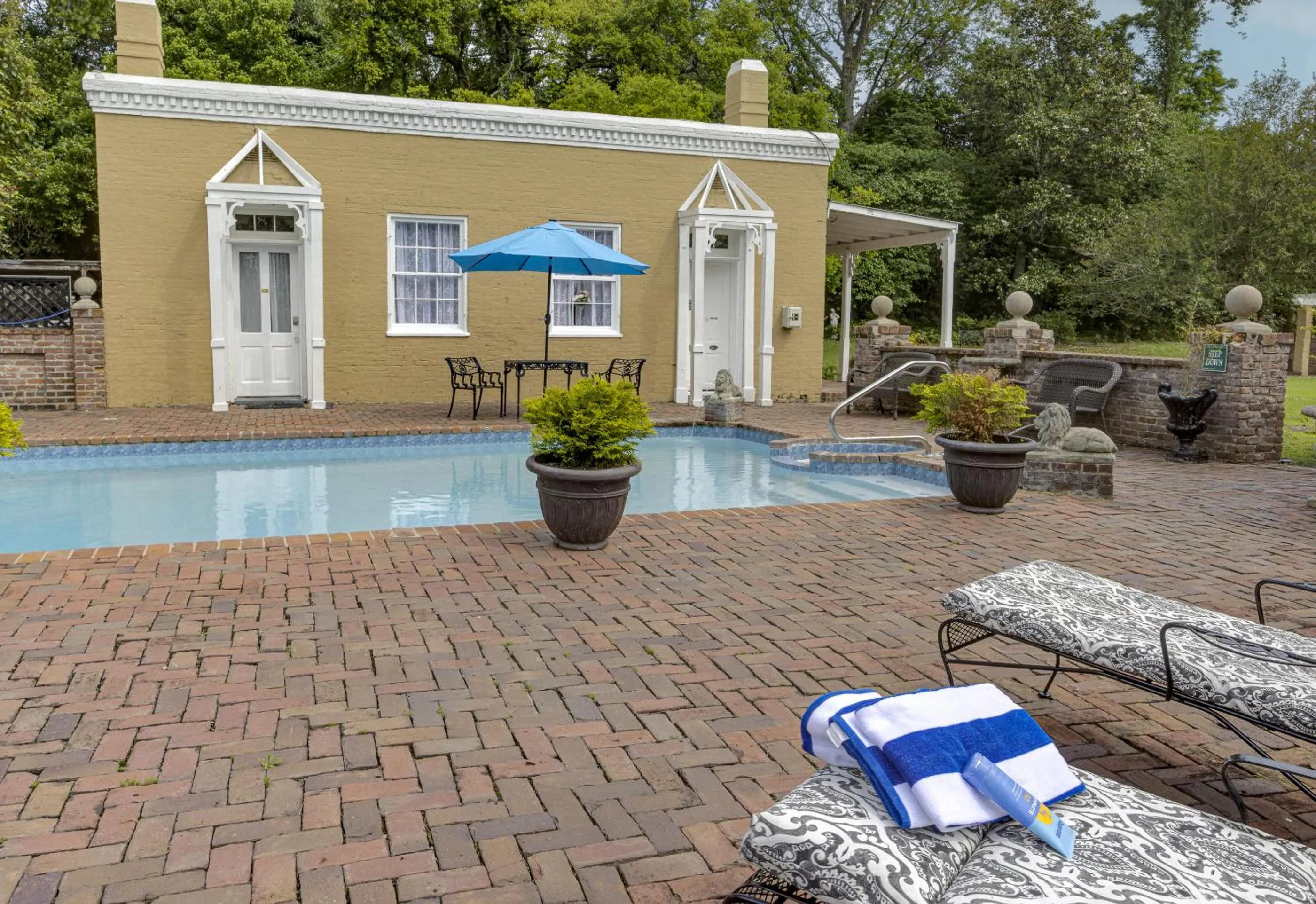 Swimming pool in The Inn at Cedar Grove