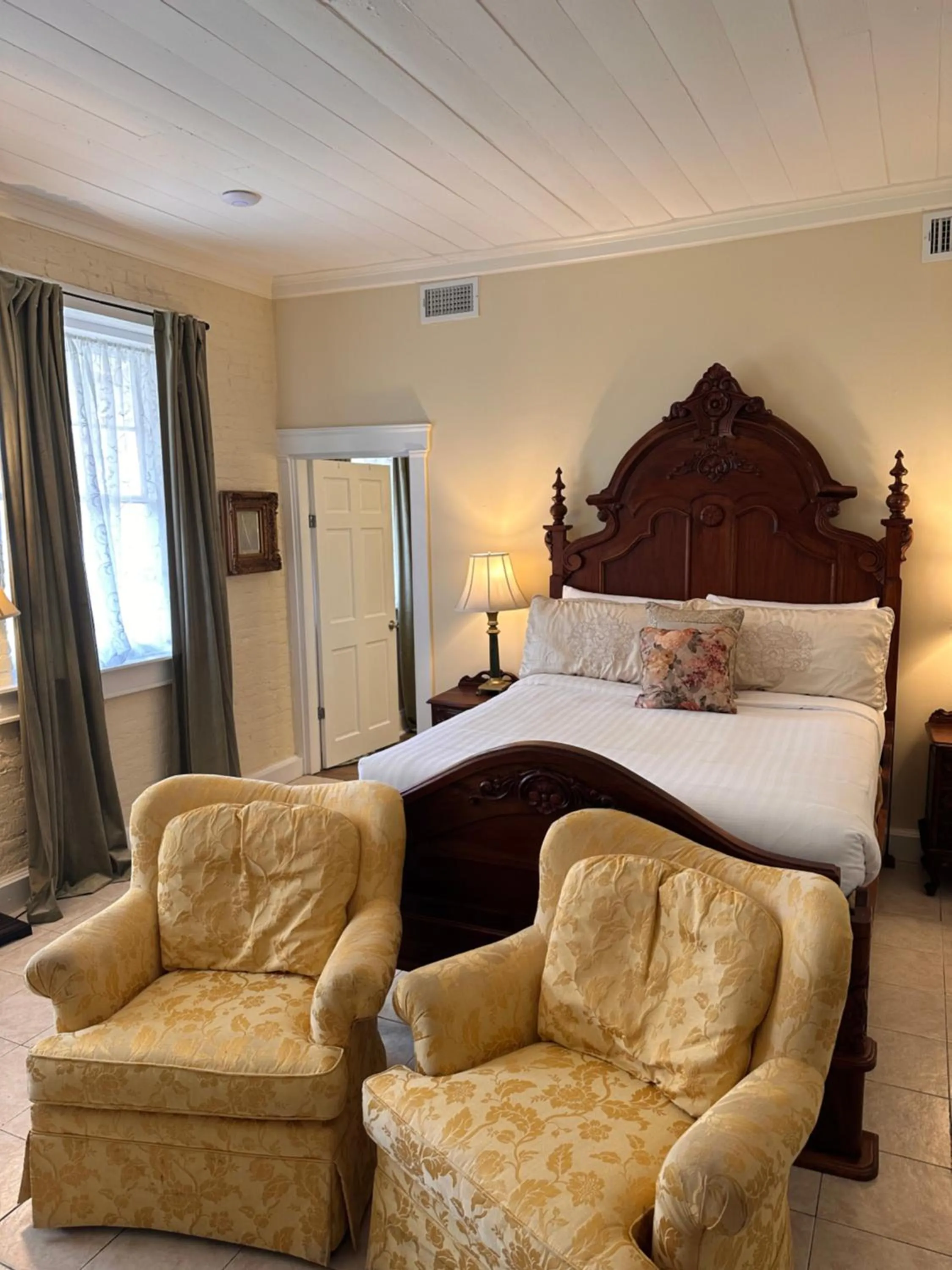 Bed in The Inn at Cedar Grove