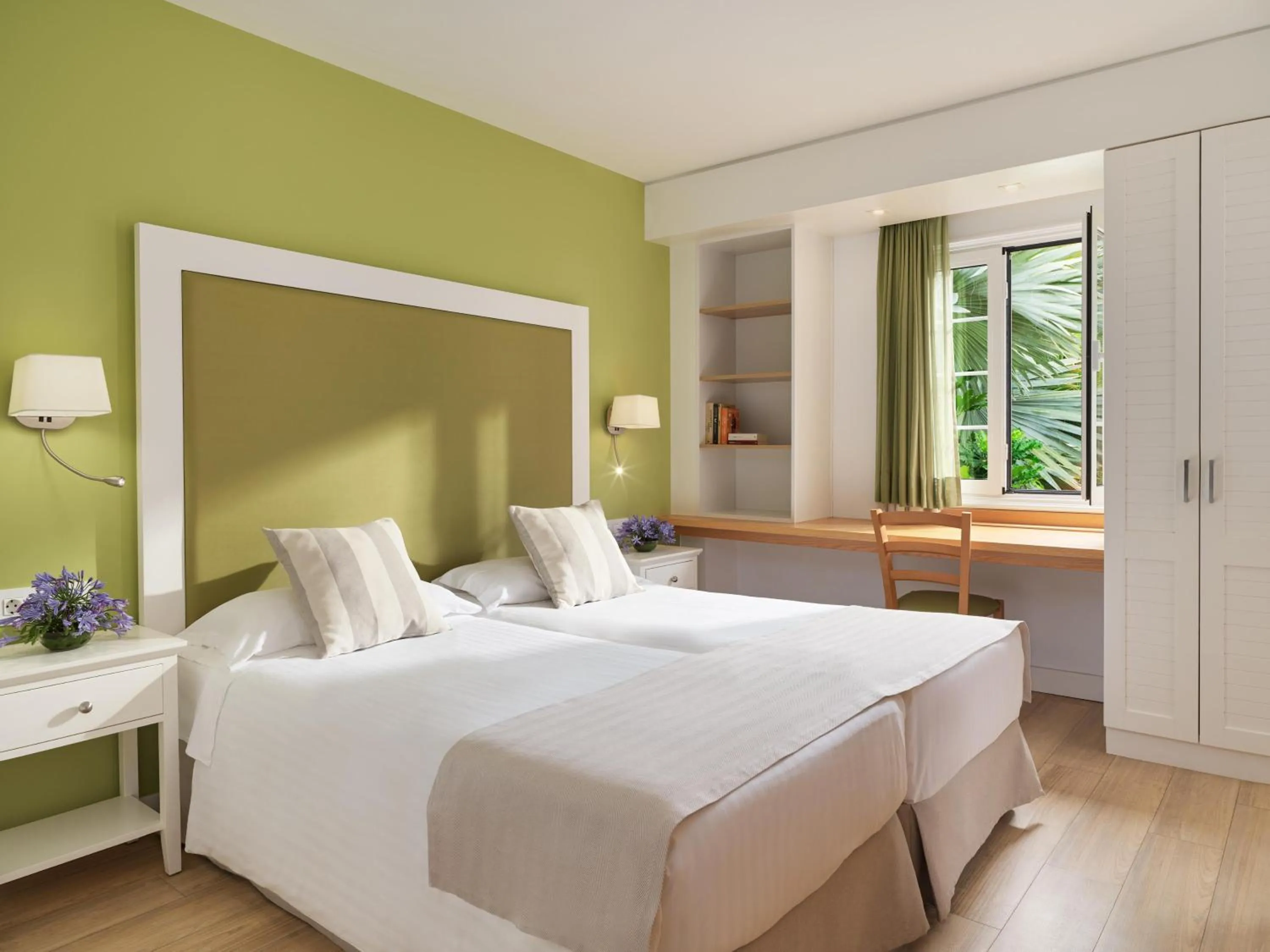 Photo of the whole room, Bed in Hacienda San Jorge