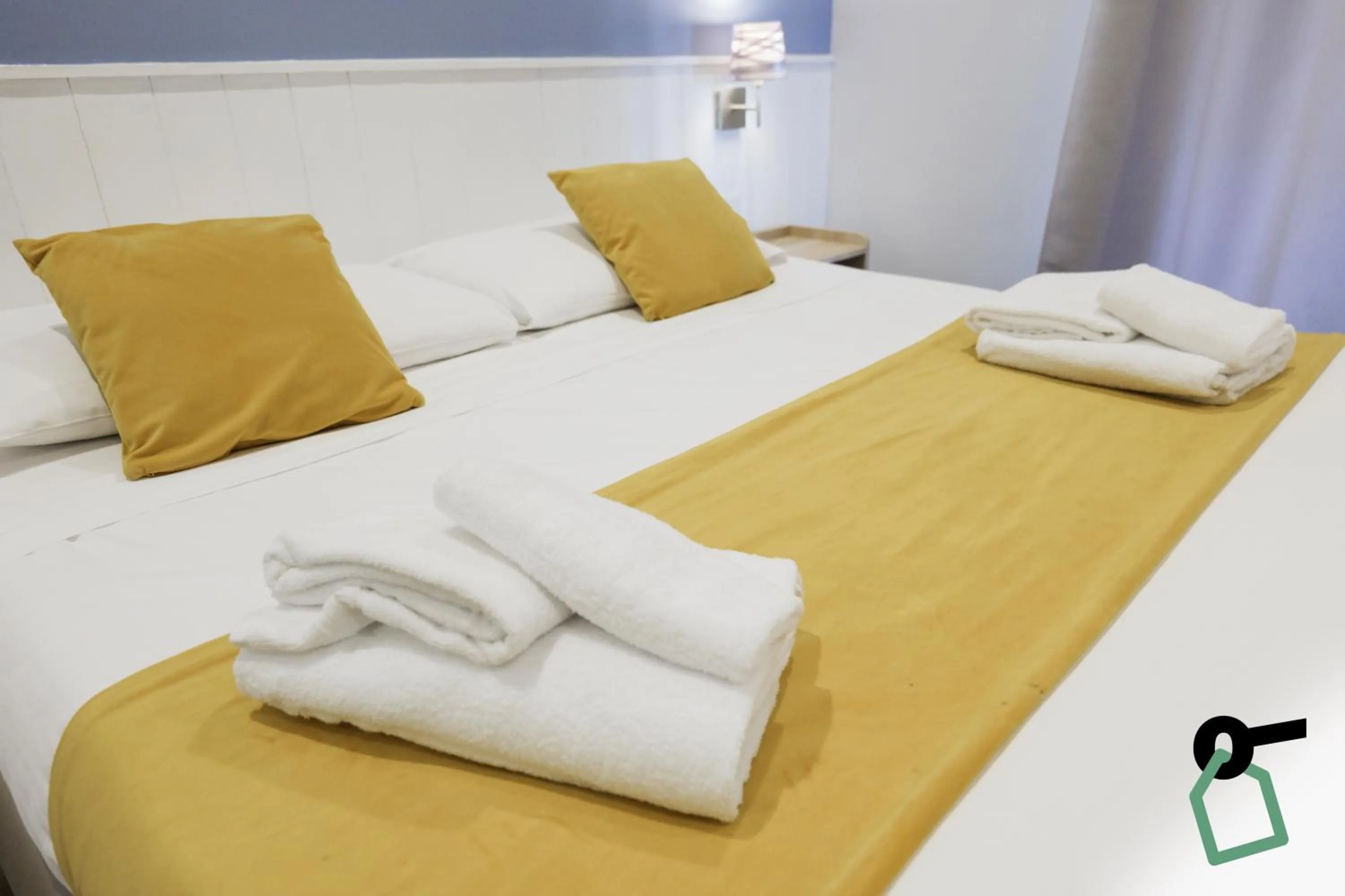 Bed in HOTIDAY Room Collection - Napoli Botanique