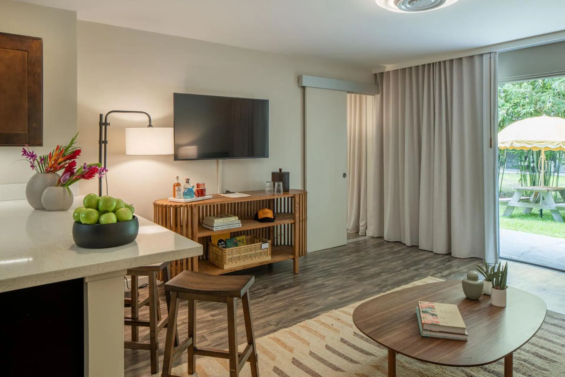 TV and multimedia in PACIFIC 19 Kona