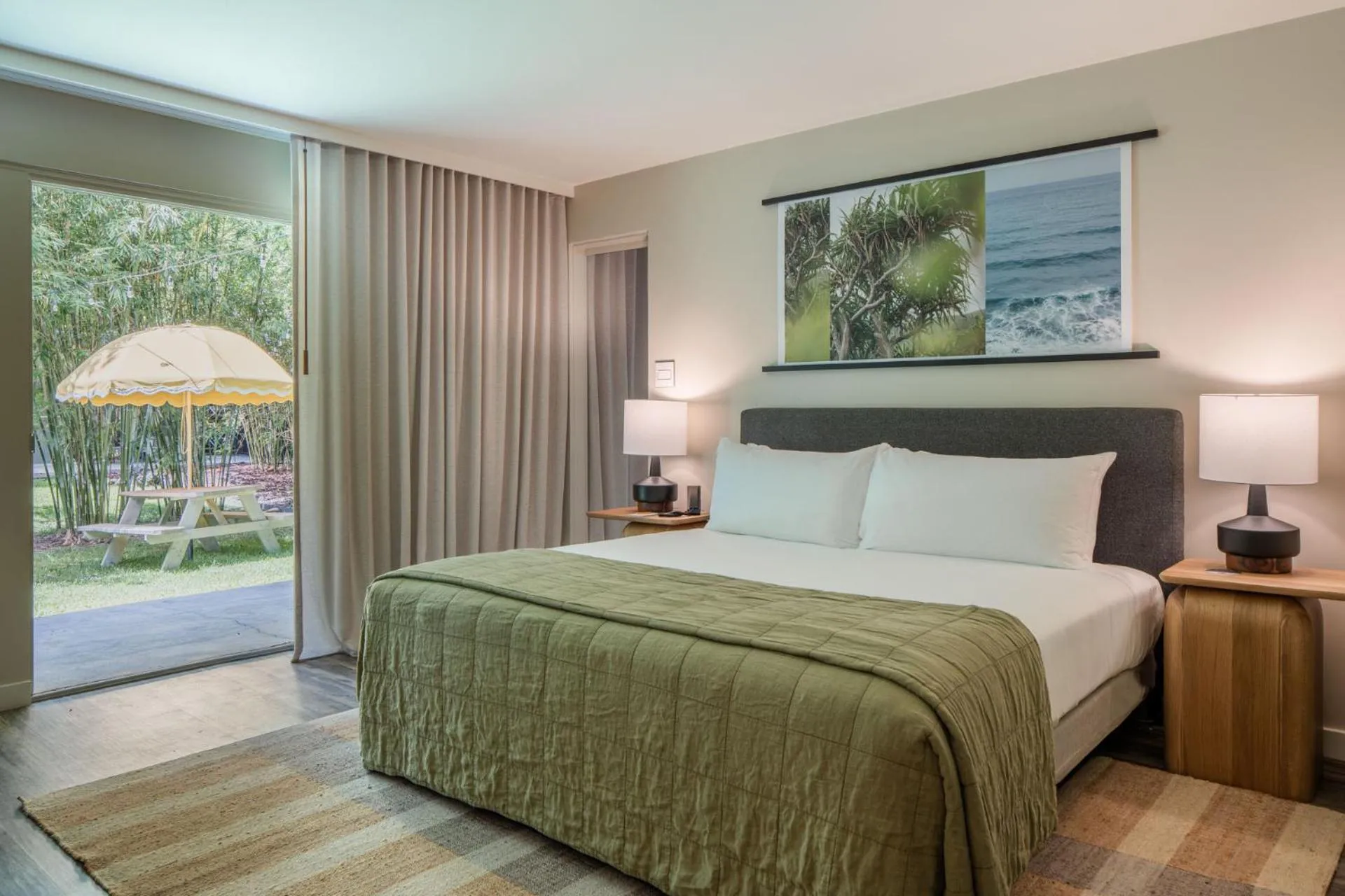 Bed in PACIFIC 19 Kona