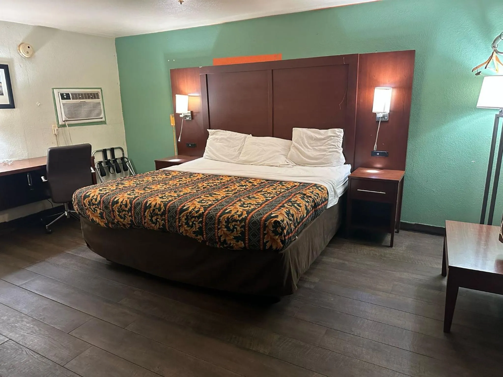 Bedroom, Bed in Hillcrest Motel by Oyo Aurora near Lawrenceburg