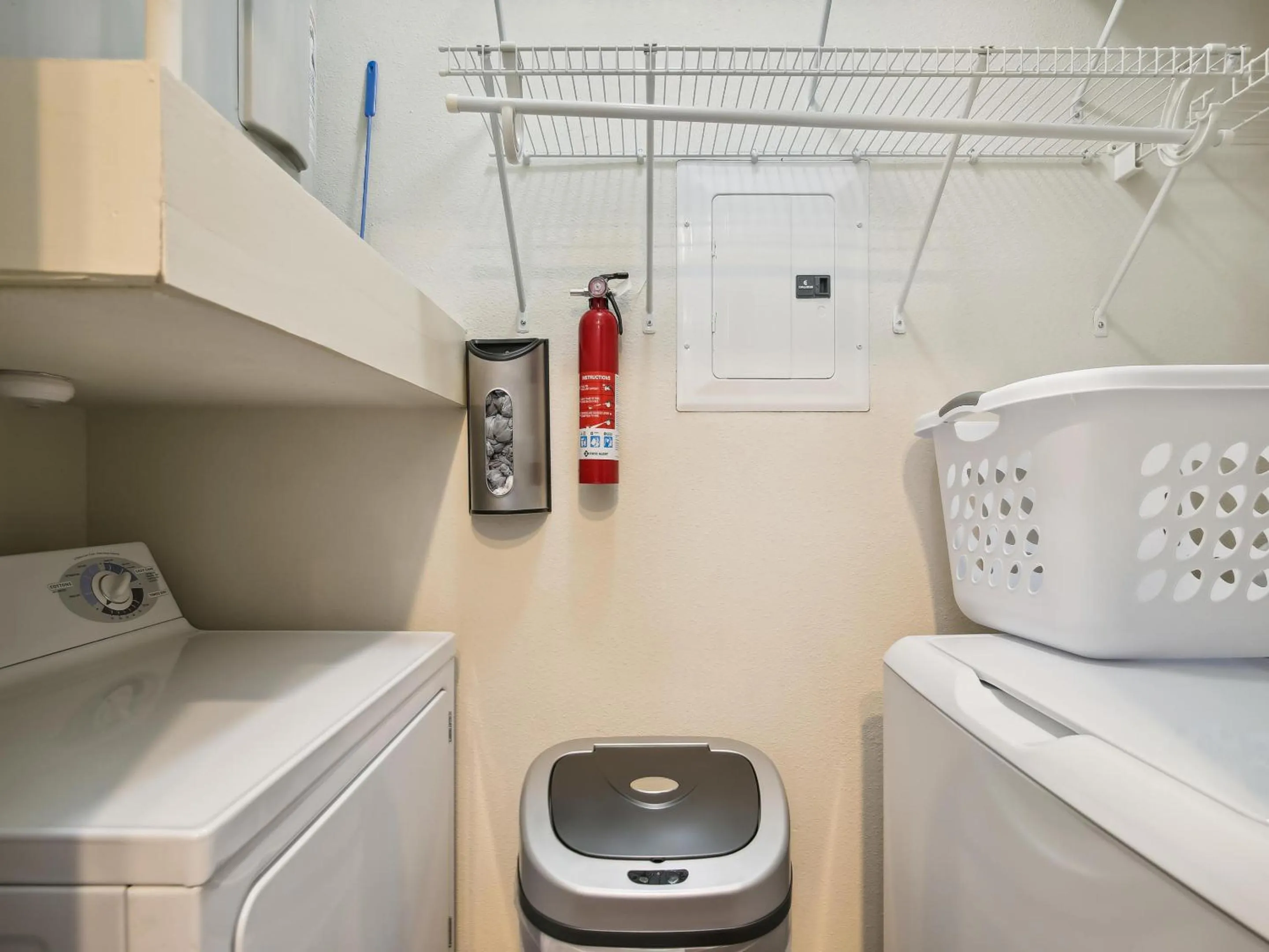 Property building in Dawn 223- Buena Vista