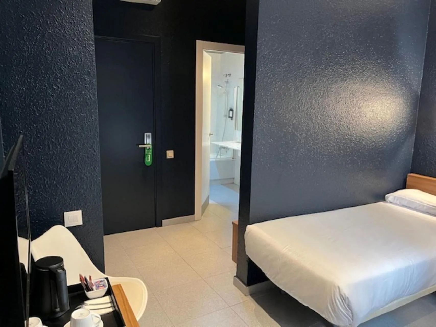 Photo of the whole room, Bed in Hotel Aneto