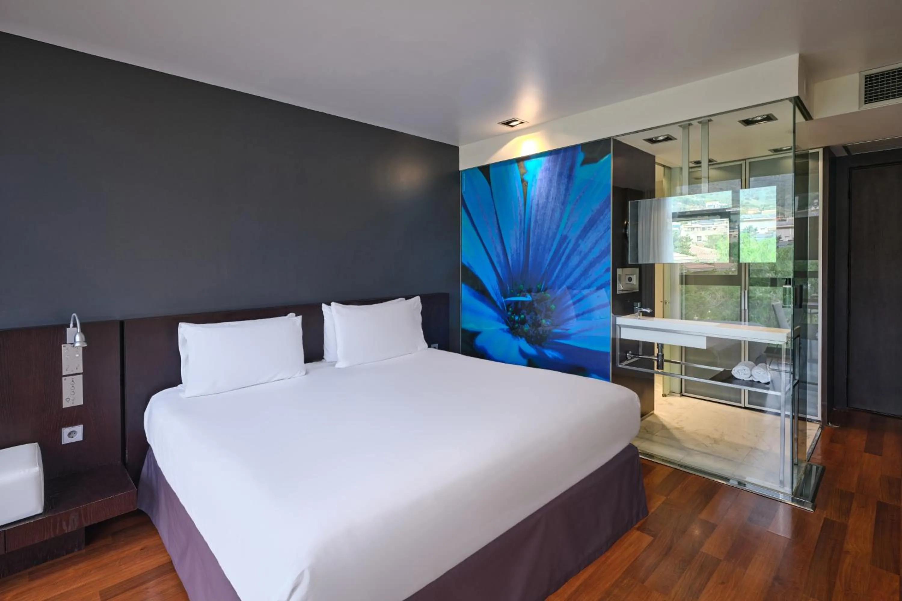 Bed in Ikonik Anglí