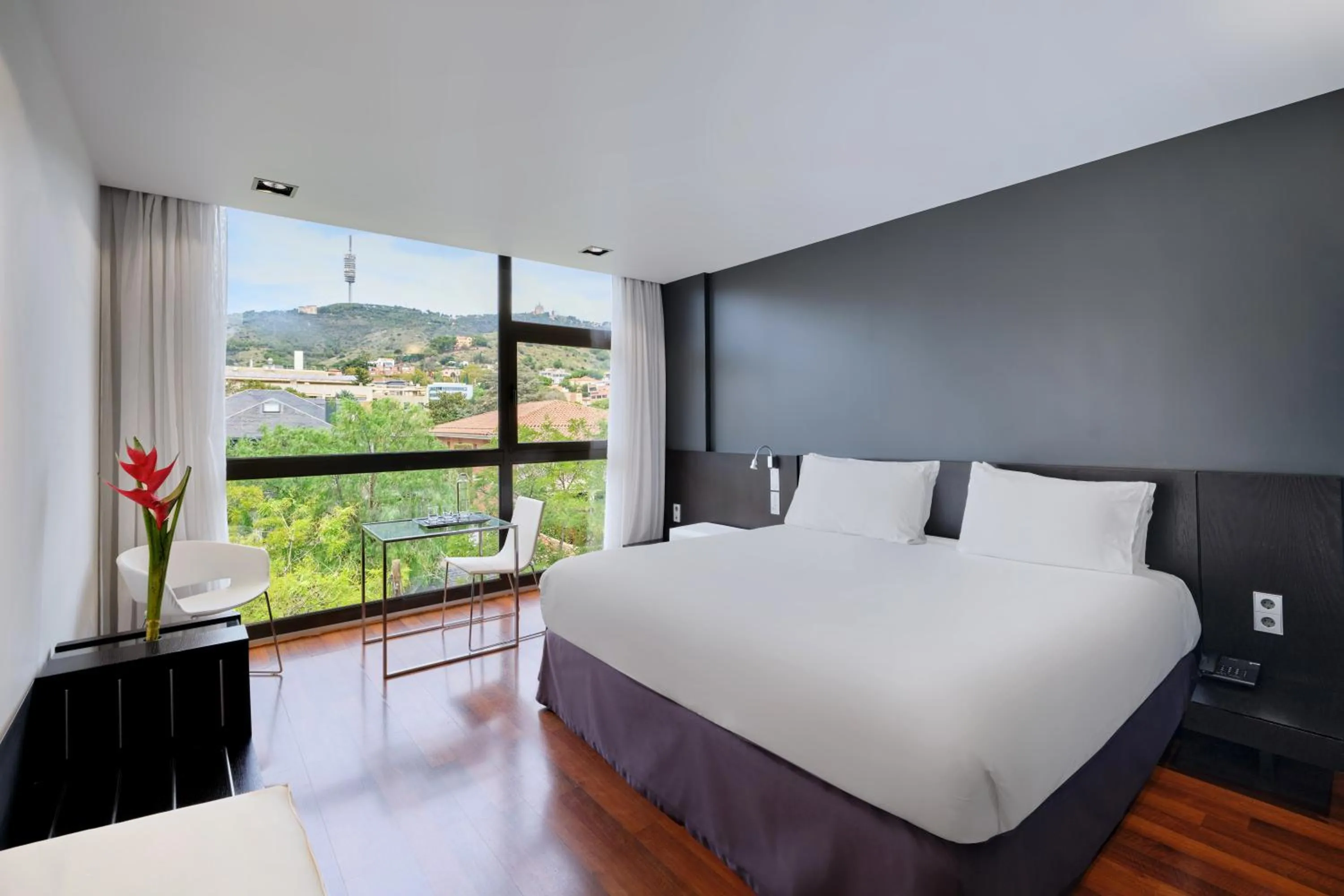 Bed in Ikonik Anglí