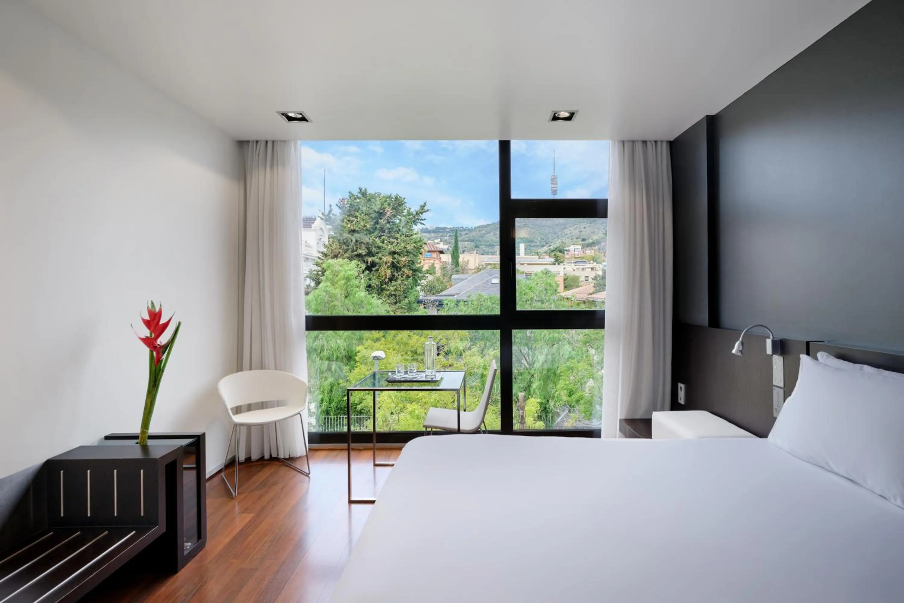 Bed in Ikonik Anglí