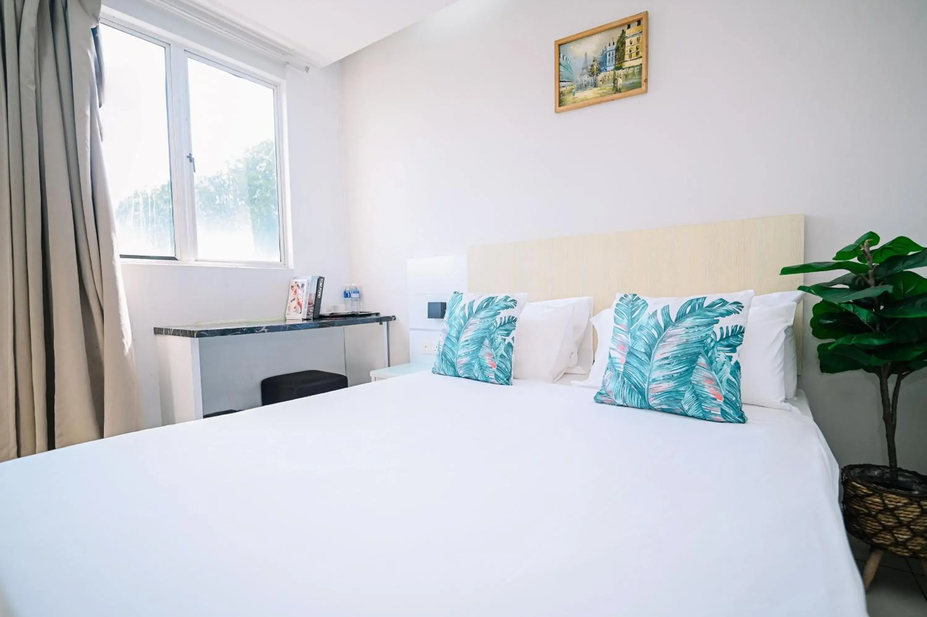 Deluxe Queen Room in Swing & Pillows - Subang SS15 Deluxe Queen Room in Swing & Pillows - Subang SS15