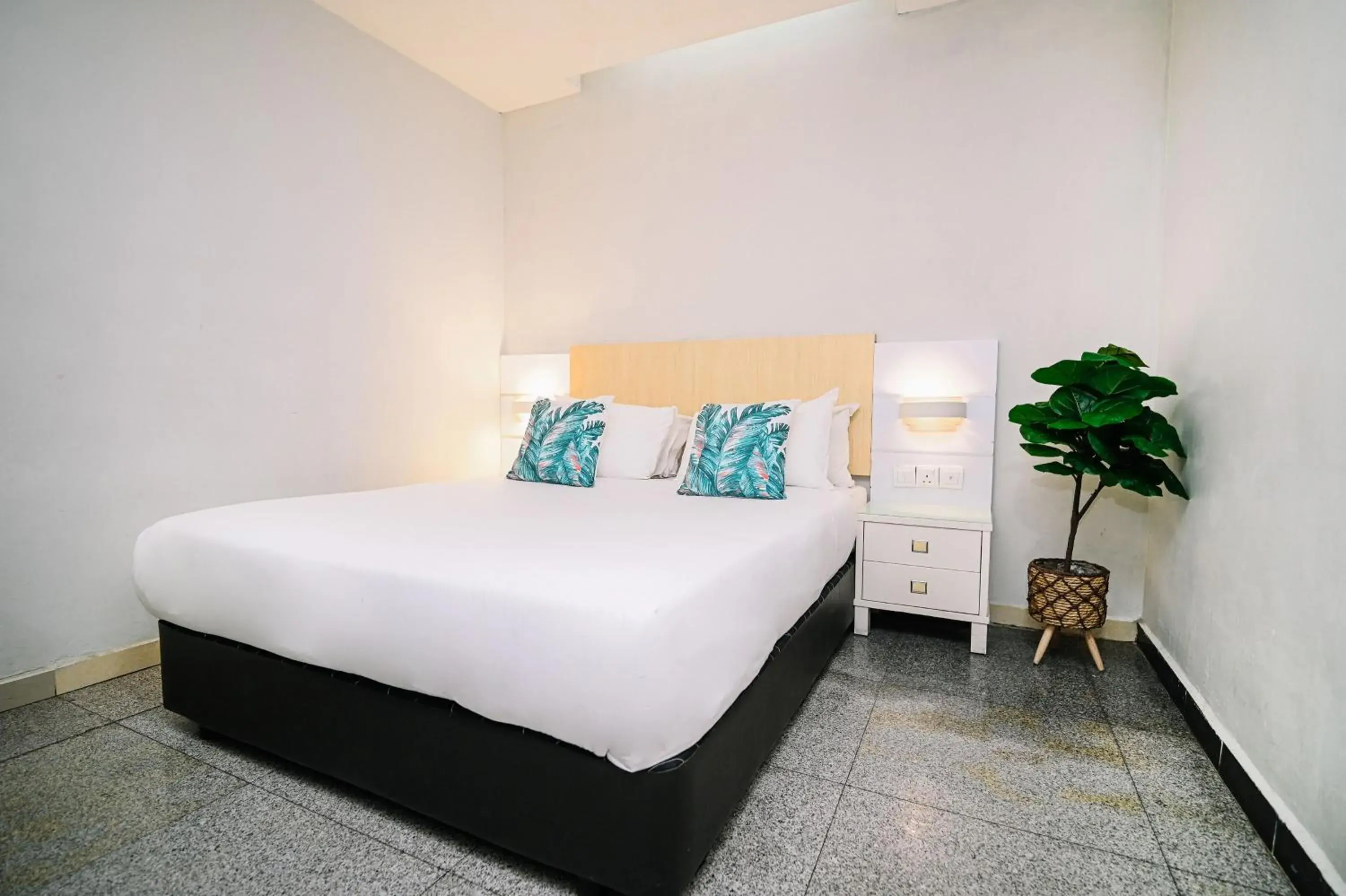 Standard Queen Room in Swing & Pillows - Subang SS15 Standard Queen Room in Swing & Pillows - Subang SS15