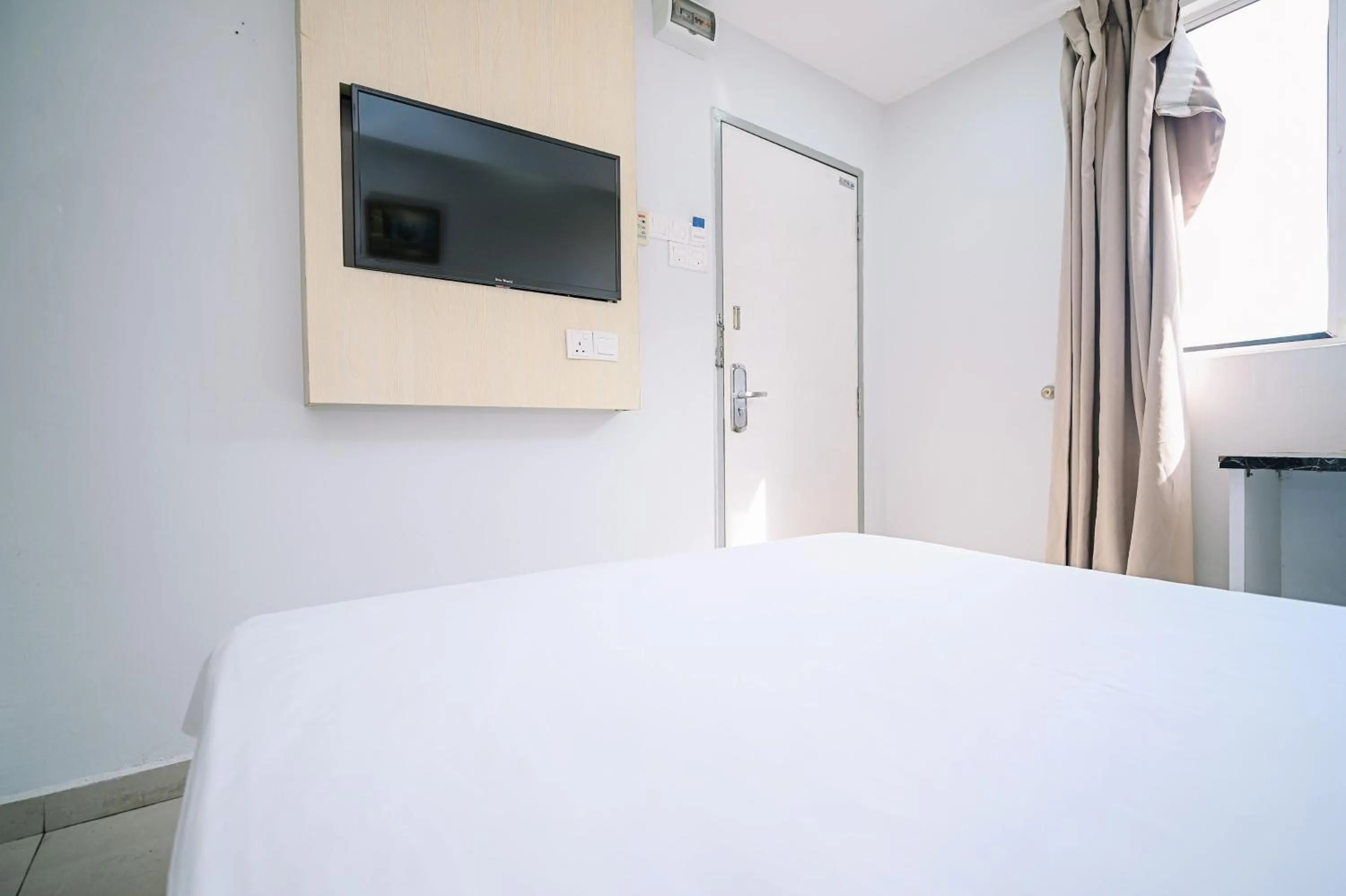 Bed in Swing & Pillows - Subang SS15