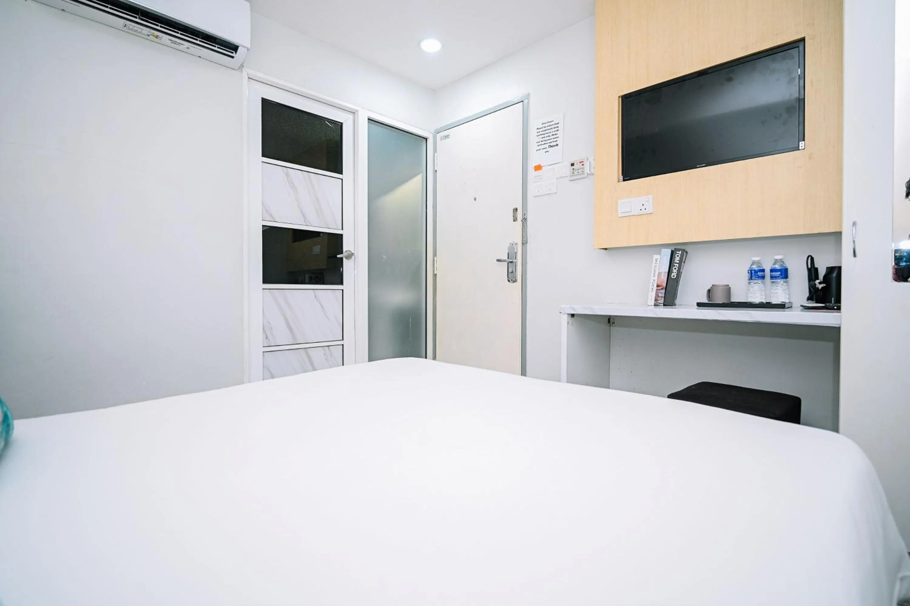 Bed in Swing & Pillows - Subang SS15