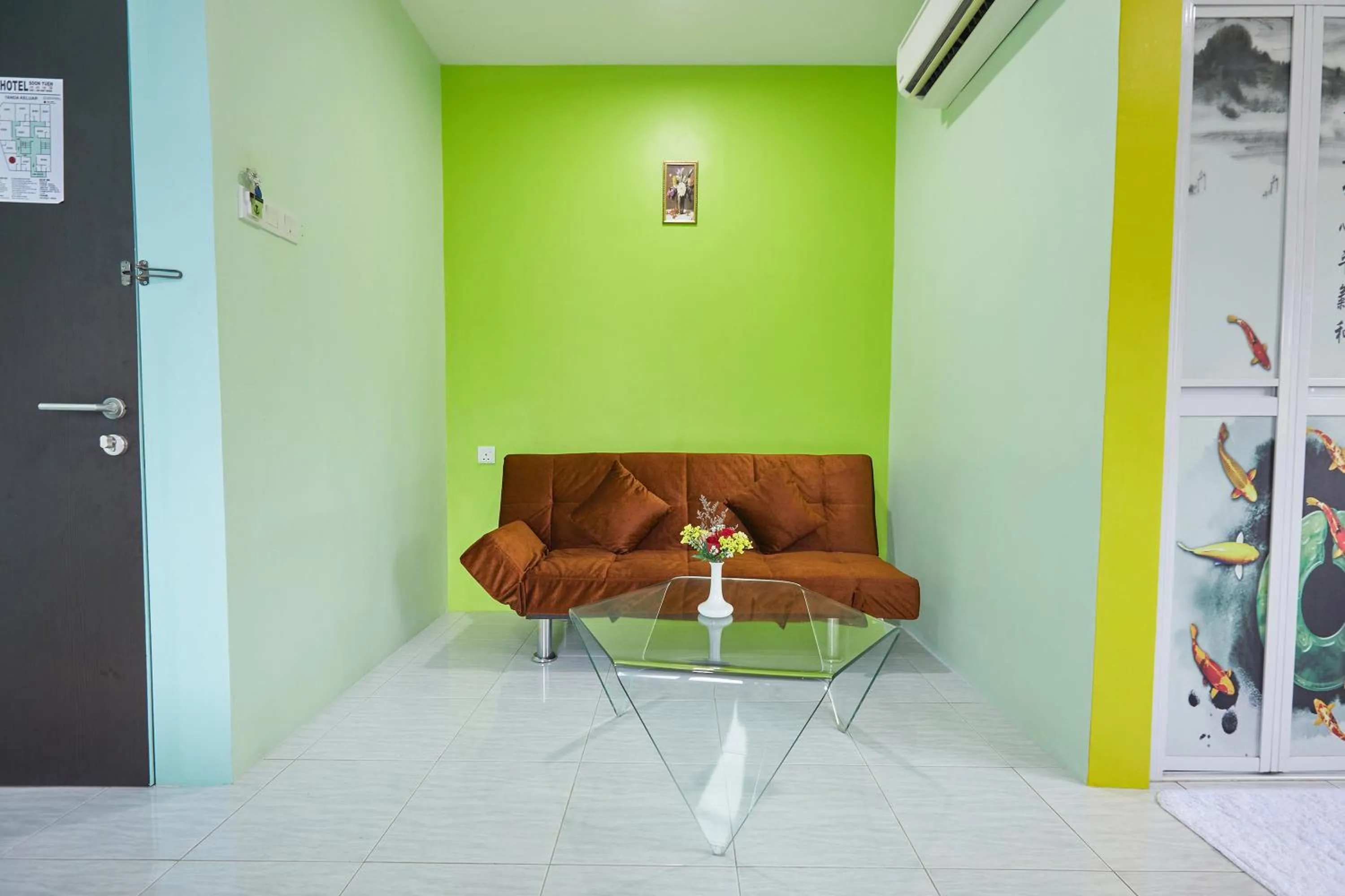 Living room in SY JERANTUT HOTEL