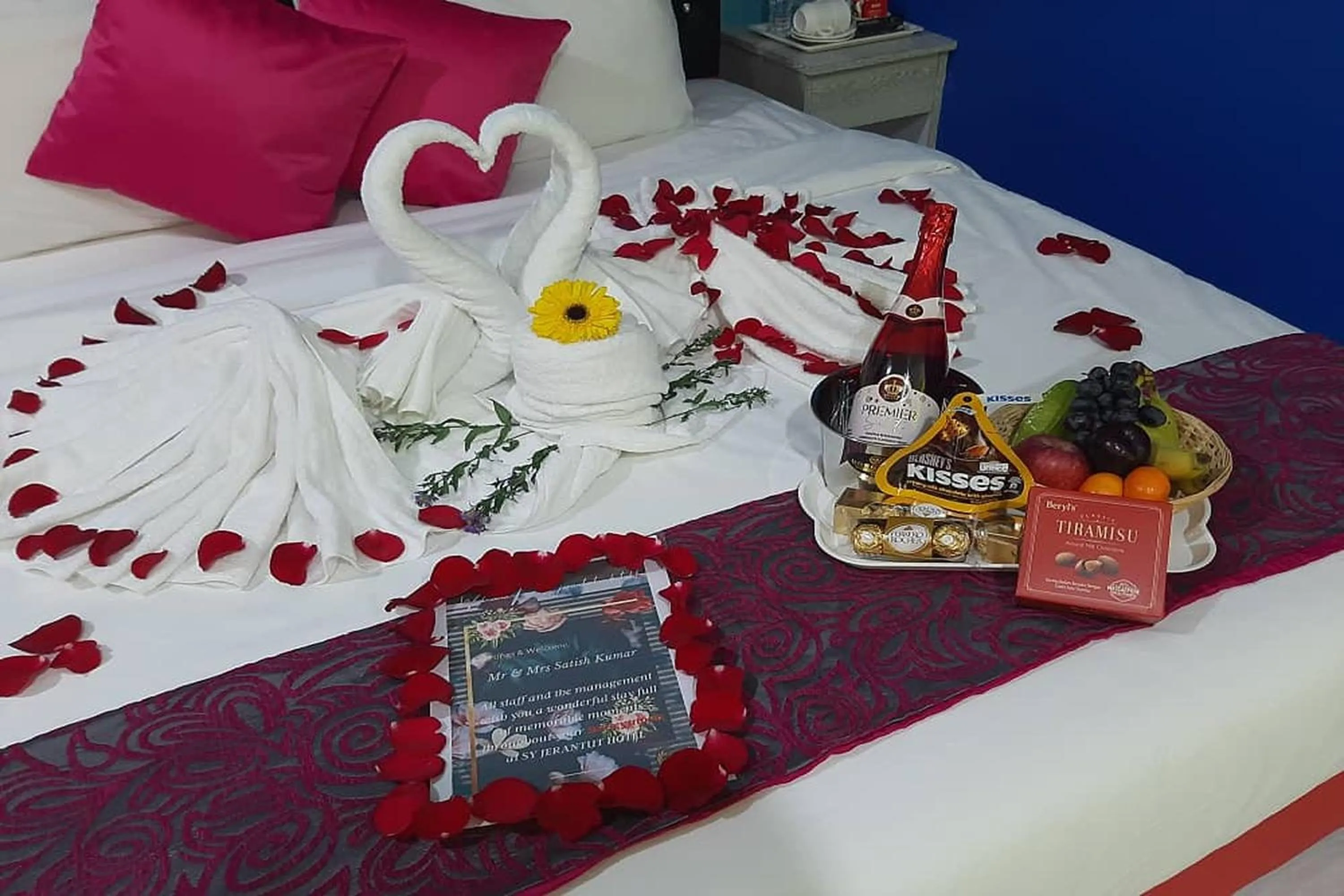 Bed in SY JERANTUT HOTEL