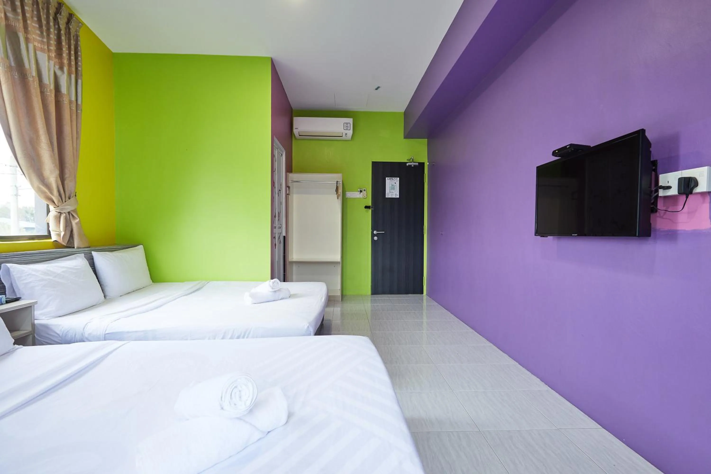 Bed in SY JERANTUT HOTEL