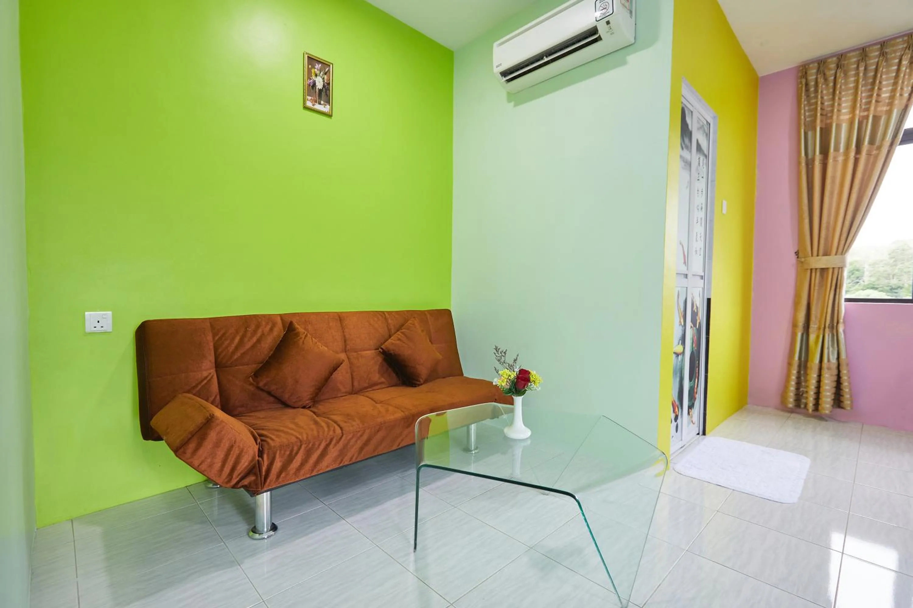 Living room in SY JERANTUT HOTEL