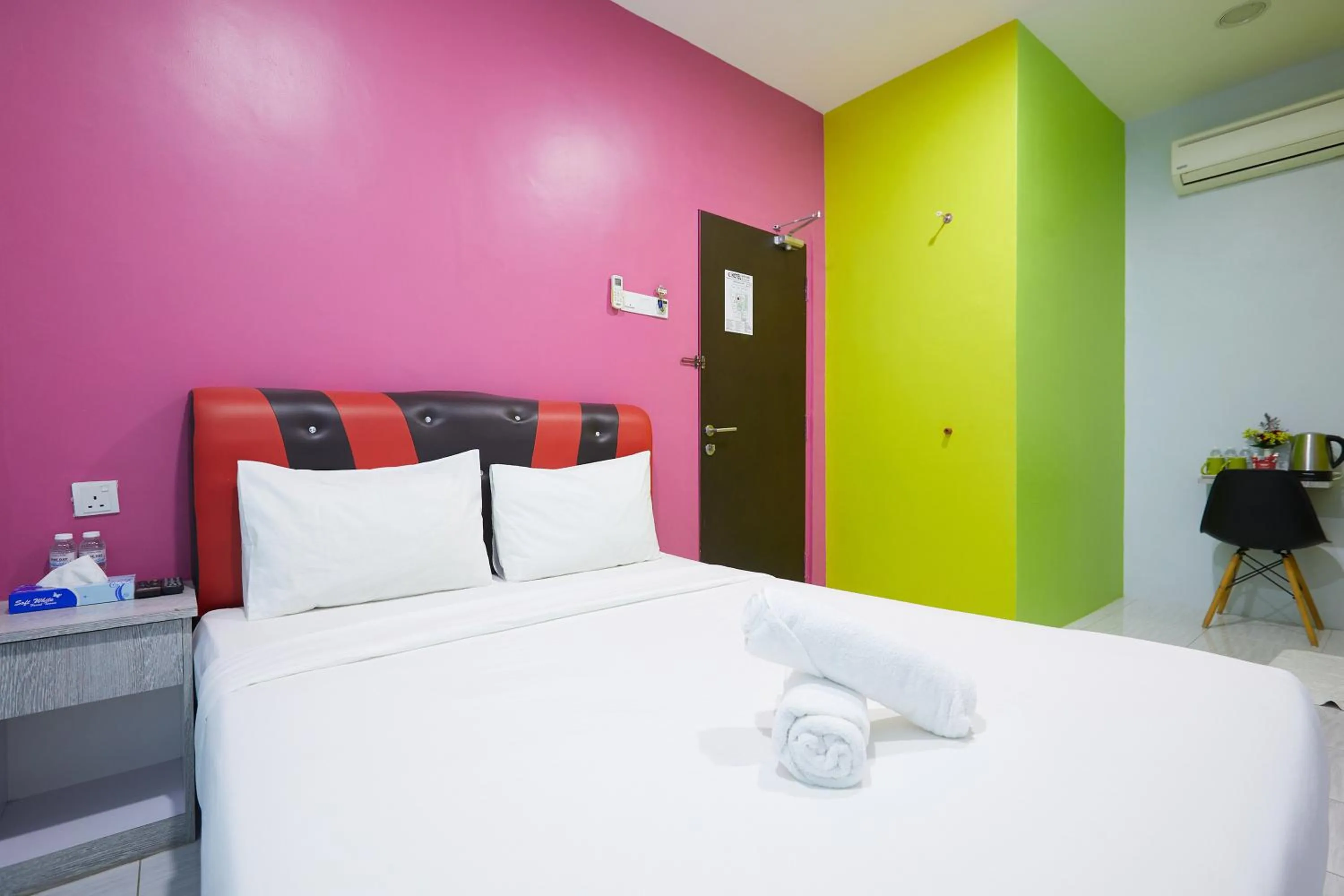 Bed in SY JERANTUT HOTEL