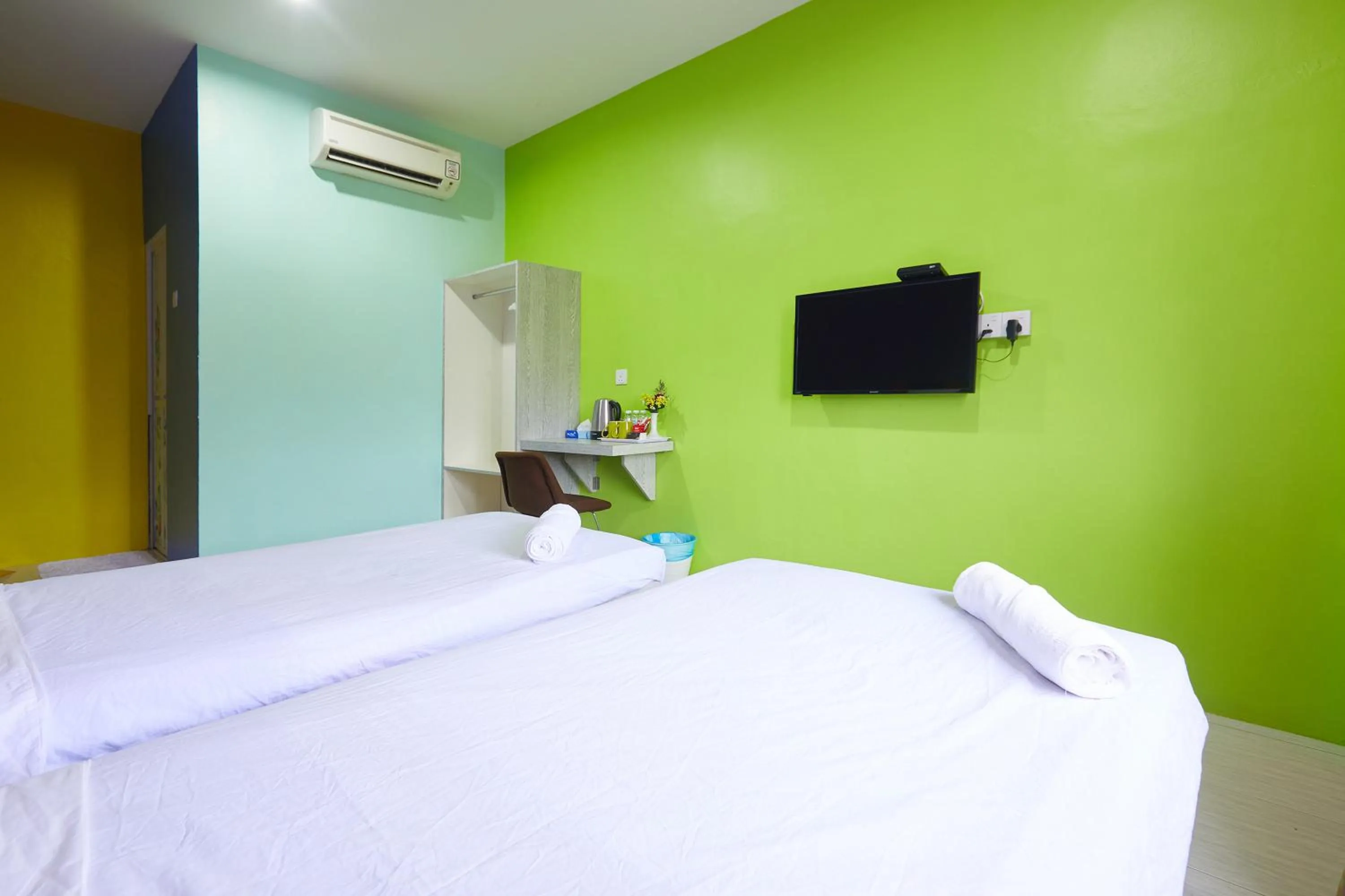 Bed in SY JERANTUT HOTEL