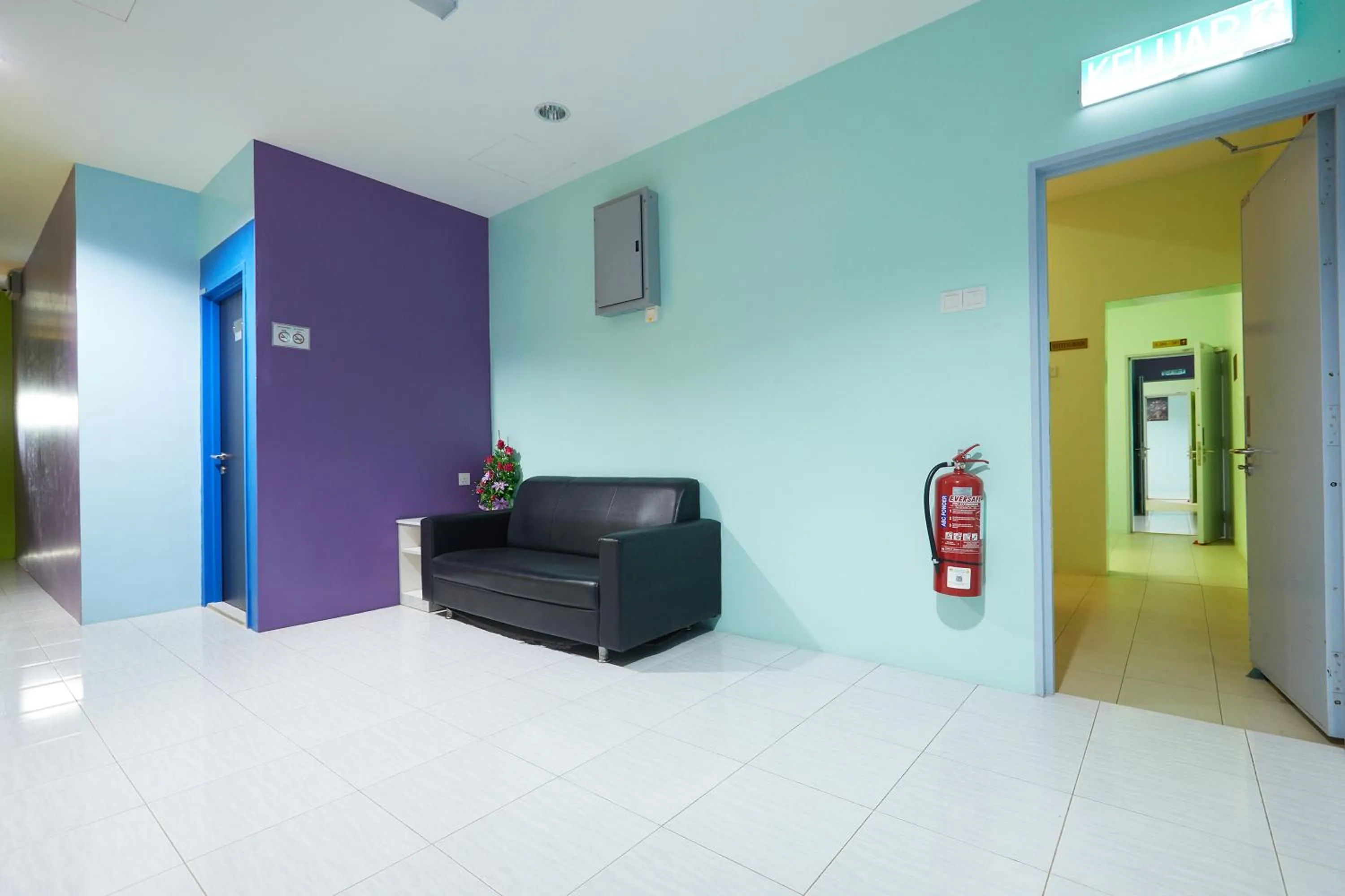 Living room in SY JERANTUT HOTEL