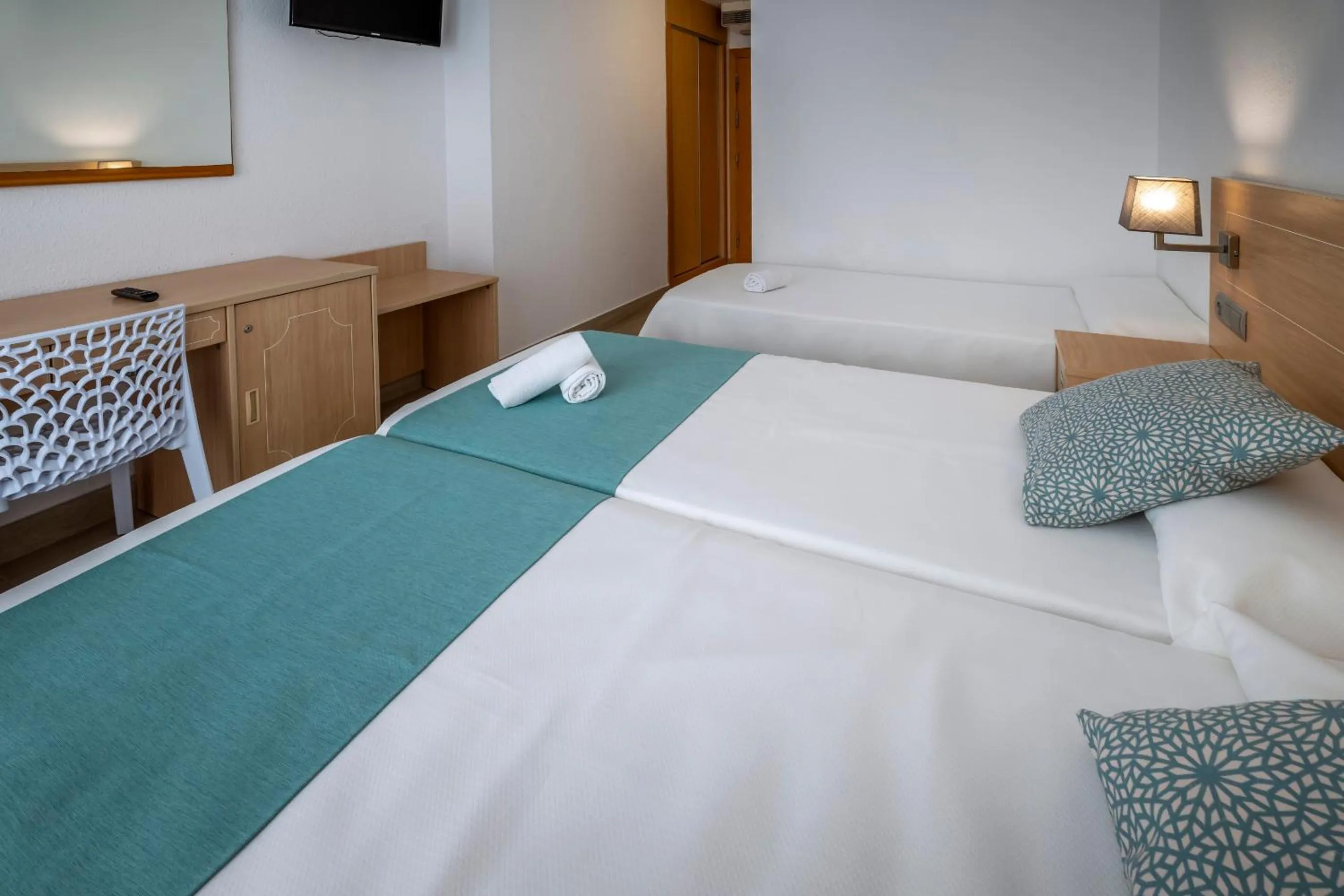 Photo of the whole room, Bed in 4R Salou Park Resort II