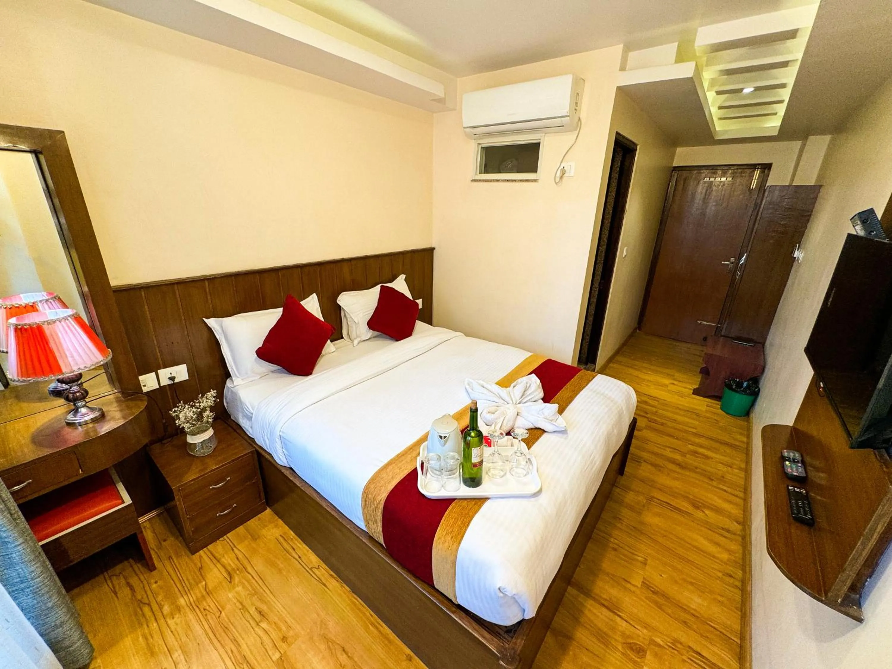 TV and multimedia, Bed in Hotel Abi International