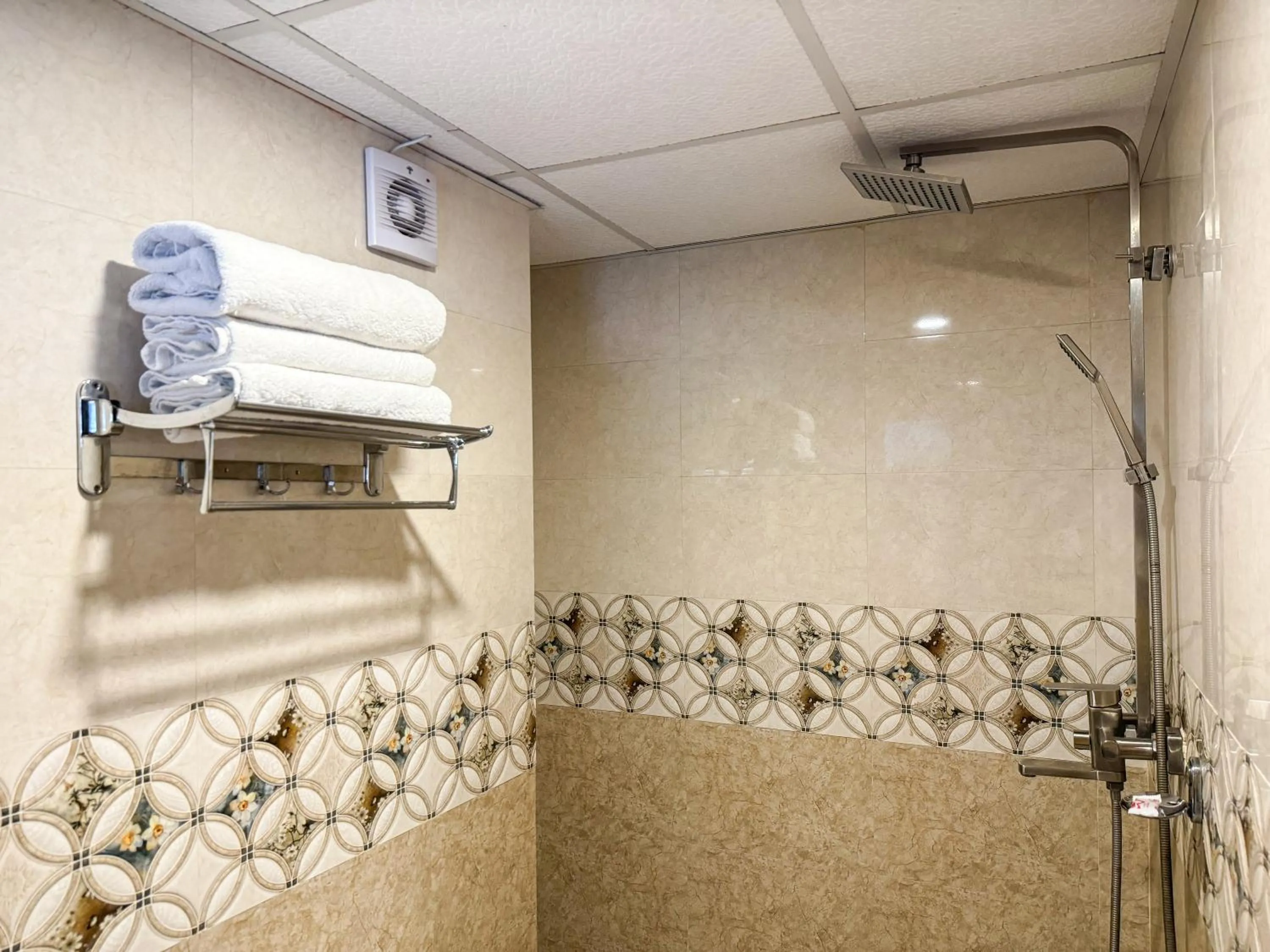 Bathroom in Hotel Abi International