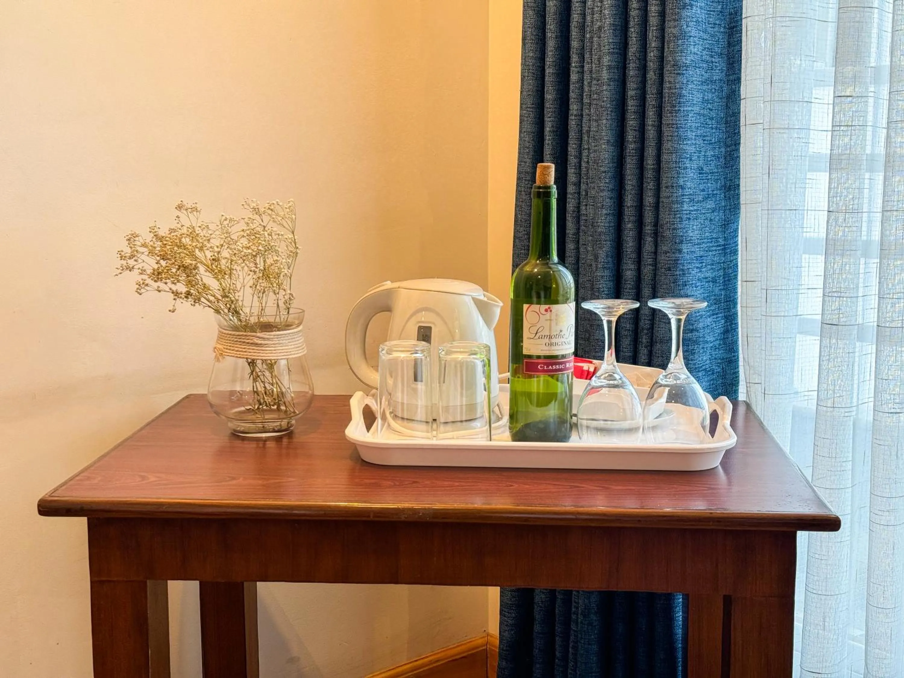 Food and drinks in Hotel Abi International