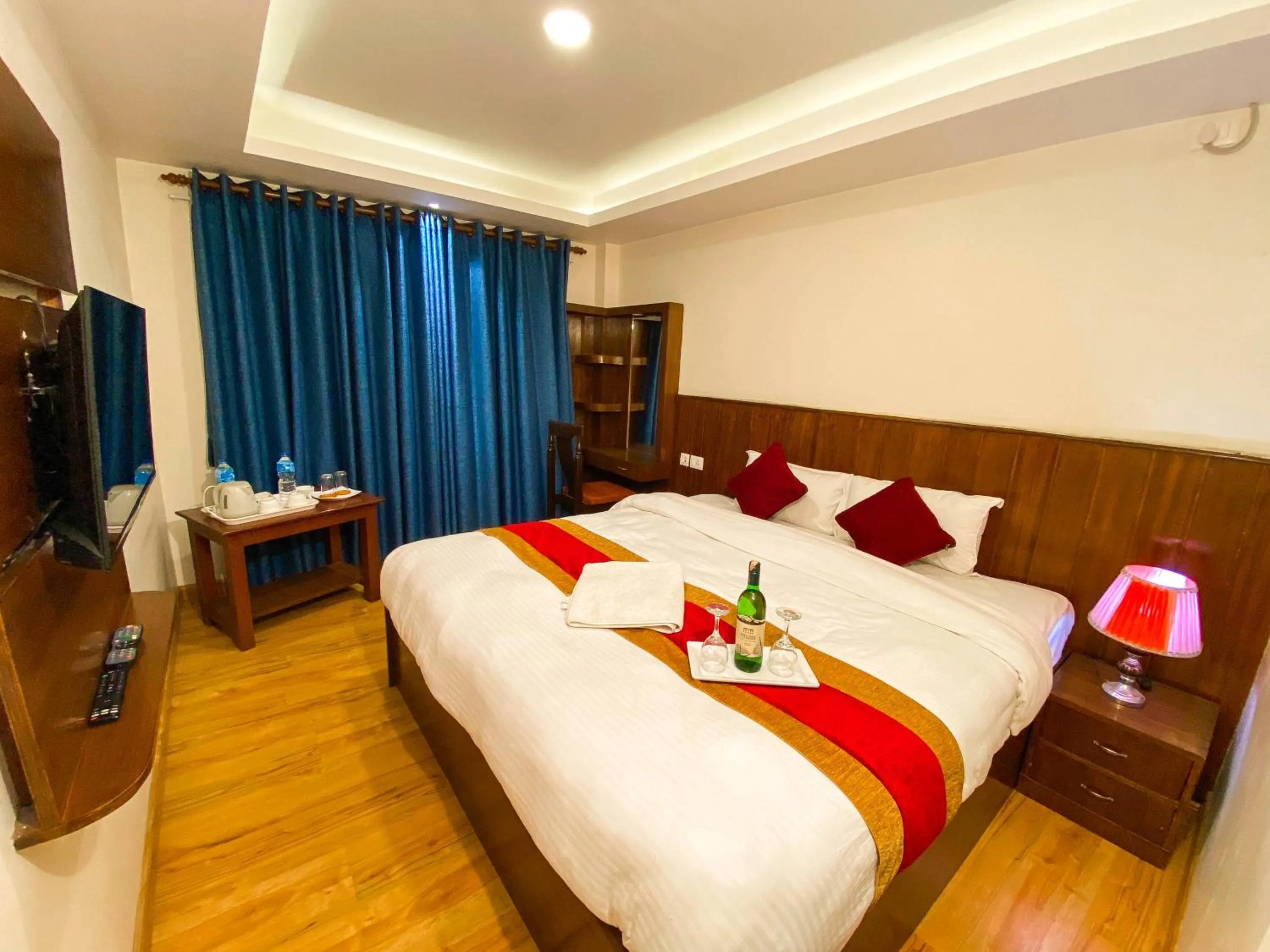 Property building, Bed in Hotel Abi International