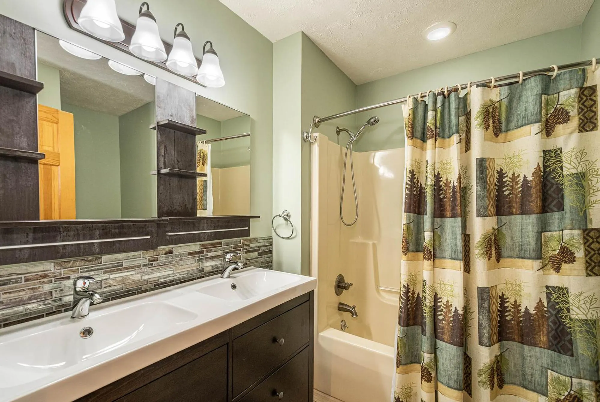 Property building in Ski Country Vista