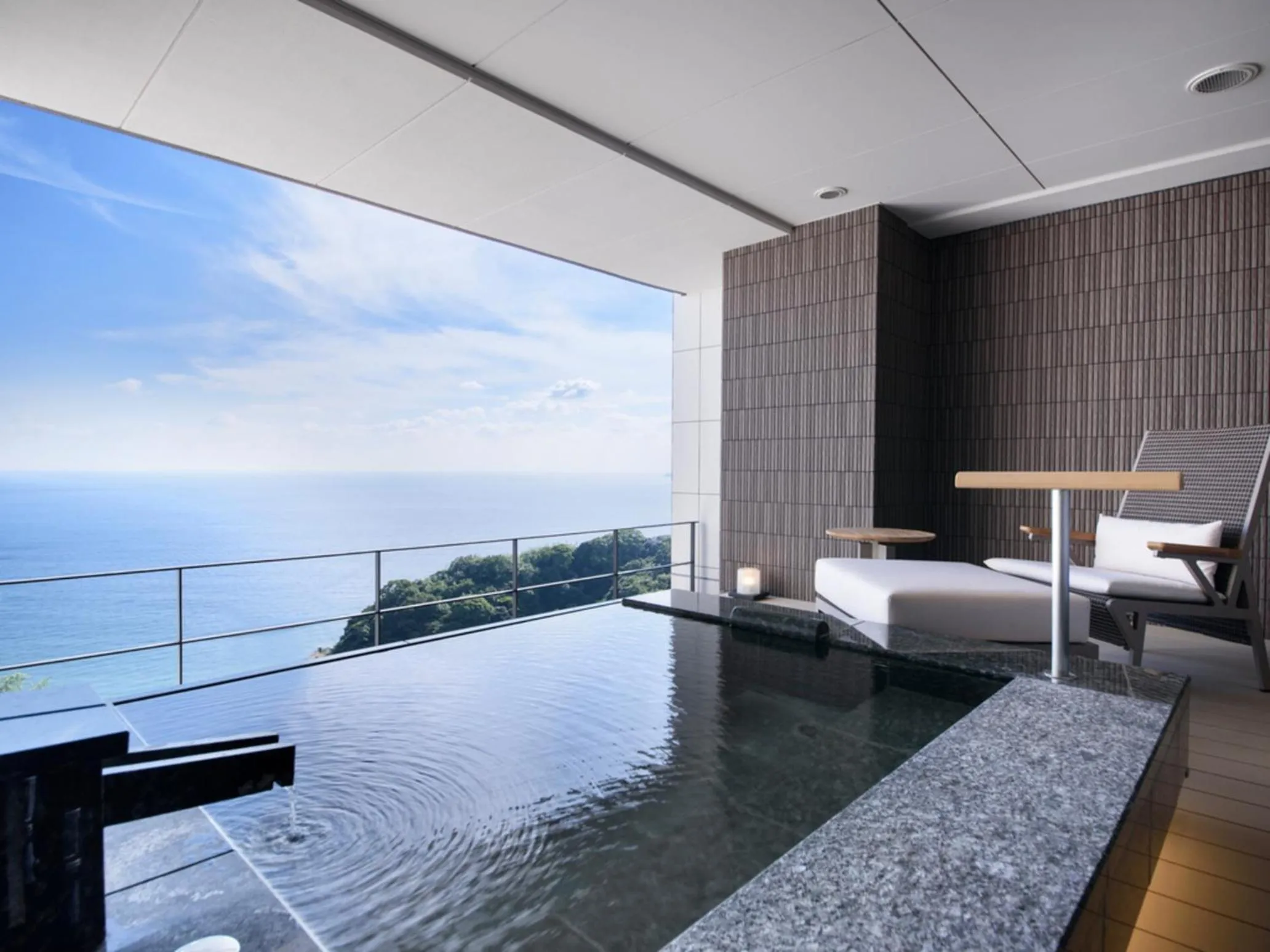 Balcony/Terrace in Atami Sekaie