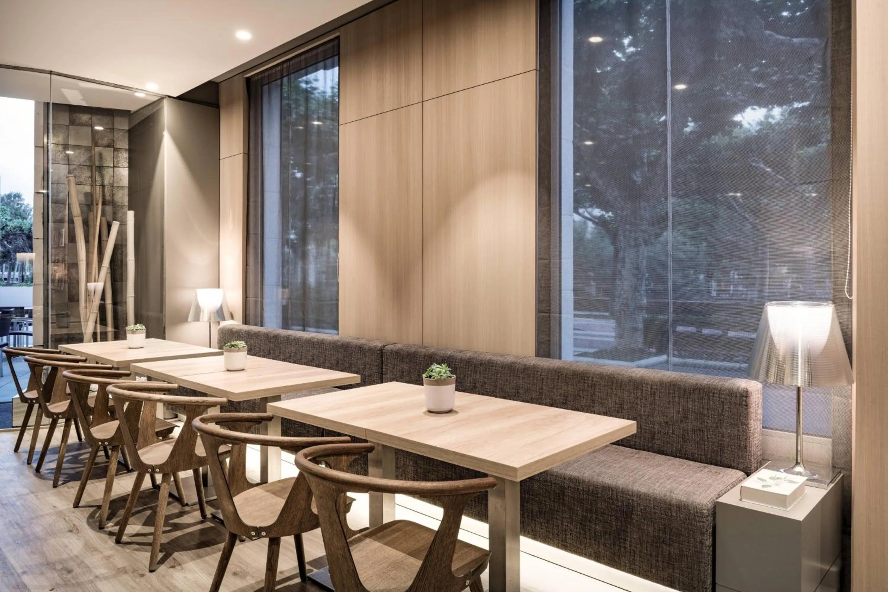 Lounge or bar in AC Hotel Burgos by Marriott