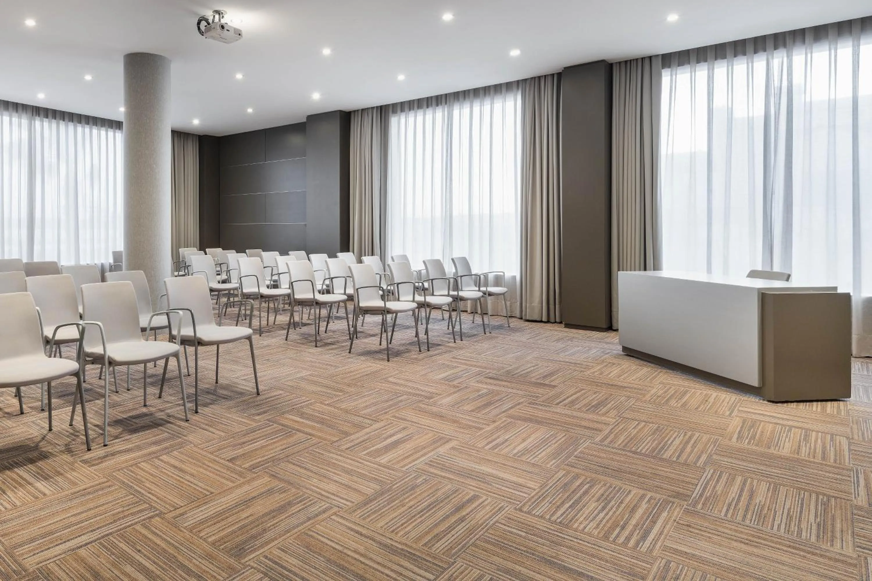 Meeting/conference room in AC Hotel by Marriott Alicante