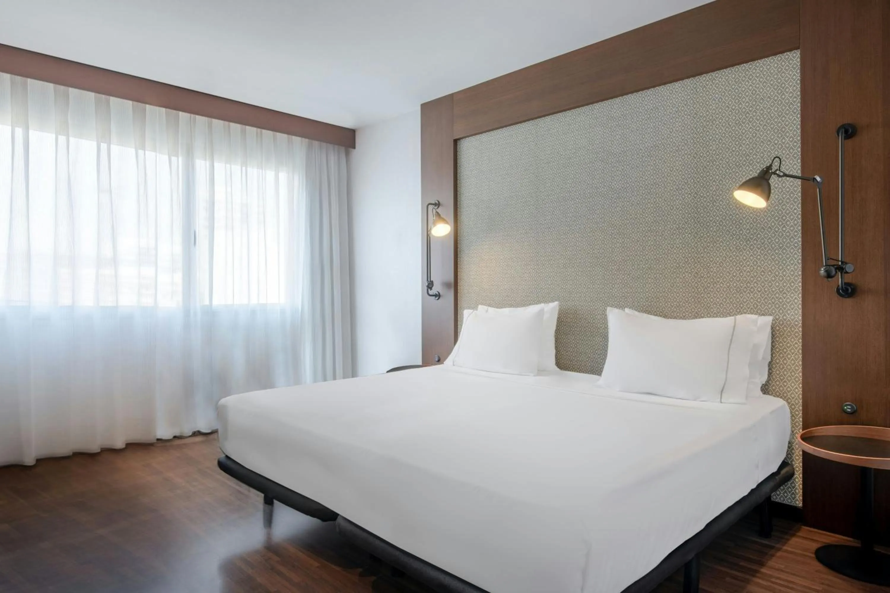 Bedroom, Bed in AC Hotel by Marriott Alicante