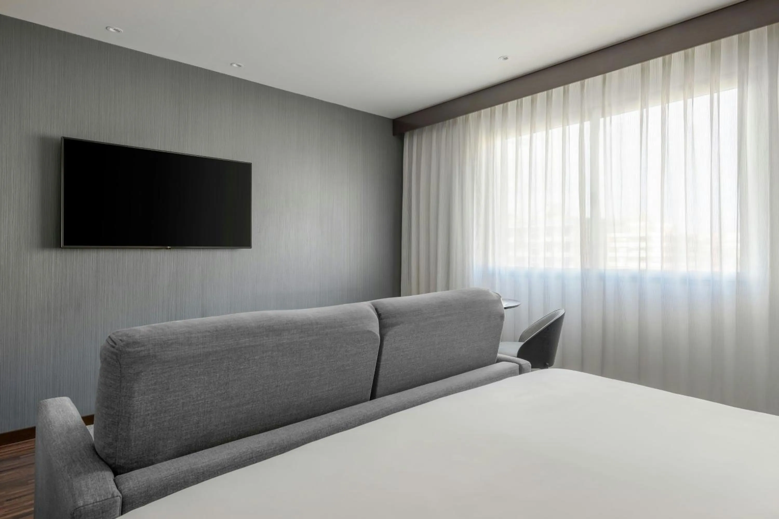 Photo of the whole room, Bed in AC Hotel by Marriott Alicante