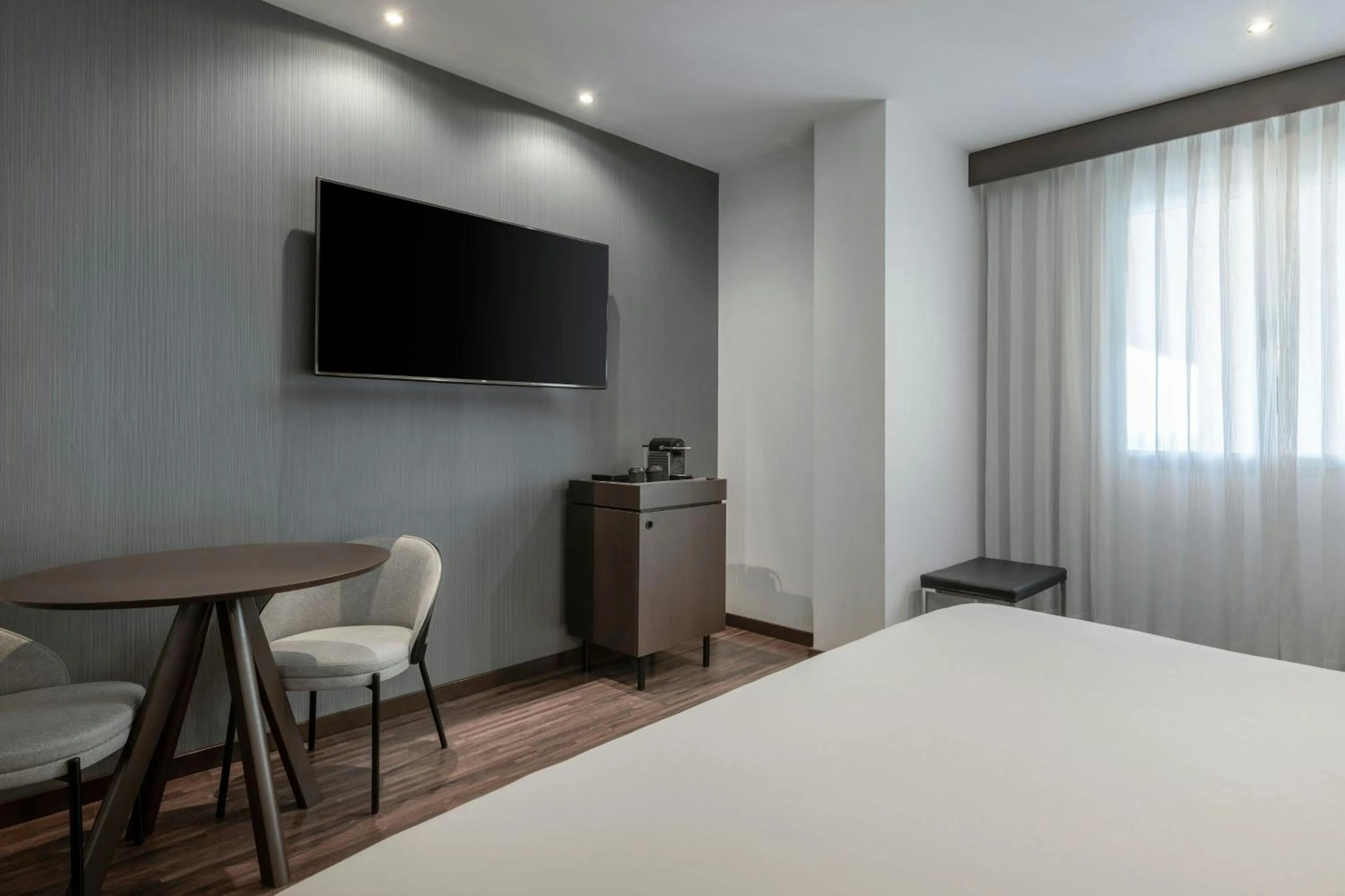 Photo of the whole room, Bed in AC Hotel by Marriott Alicante