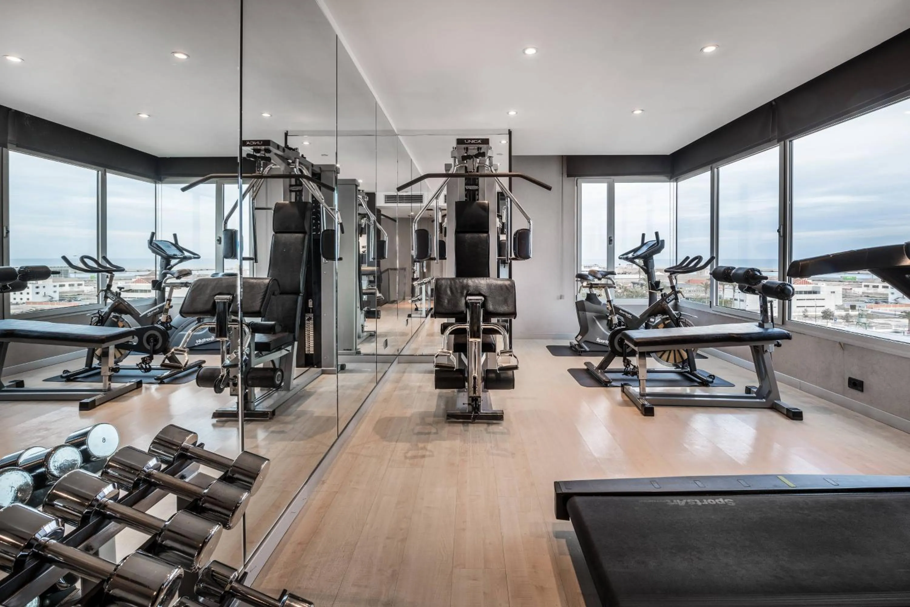 Fitness centre/facilities in AC Hotel by Marriott Alicante