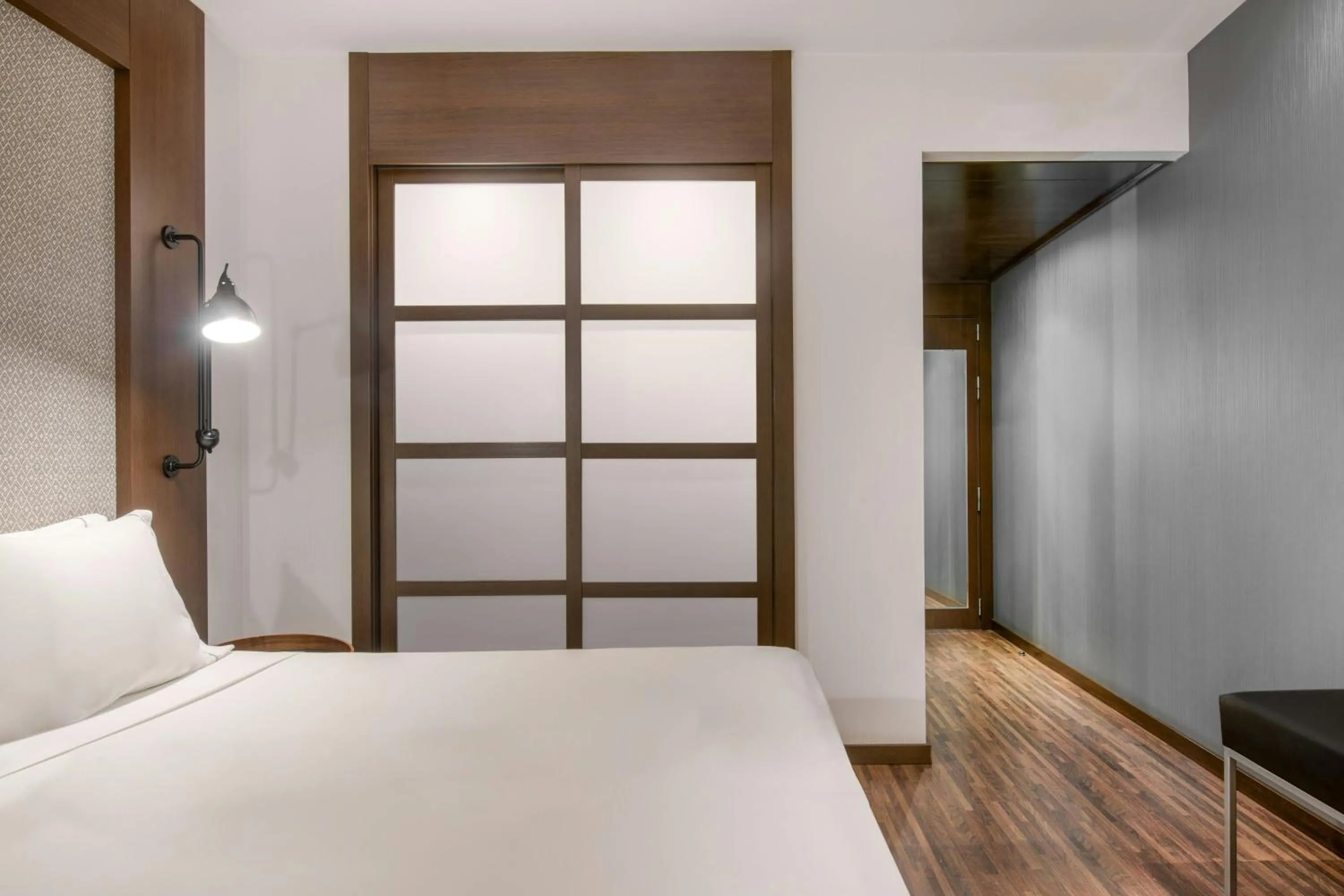 Photo of the whole room, Bed in AC Hotel by Marriott Alicante