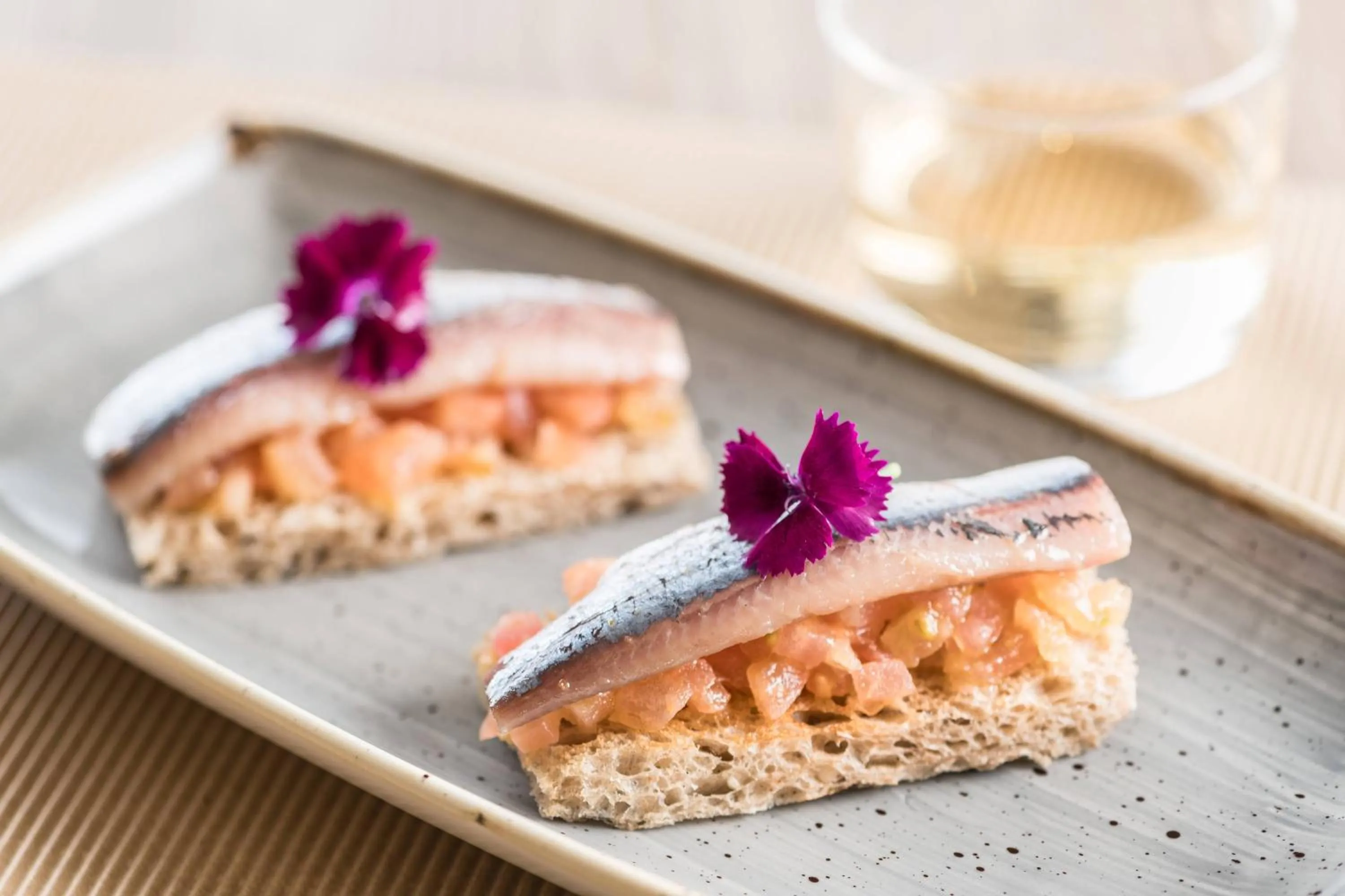 Lounge or bar in AC Hotel by Marriott Alicante