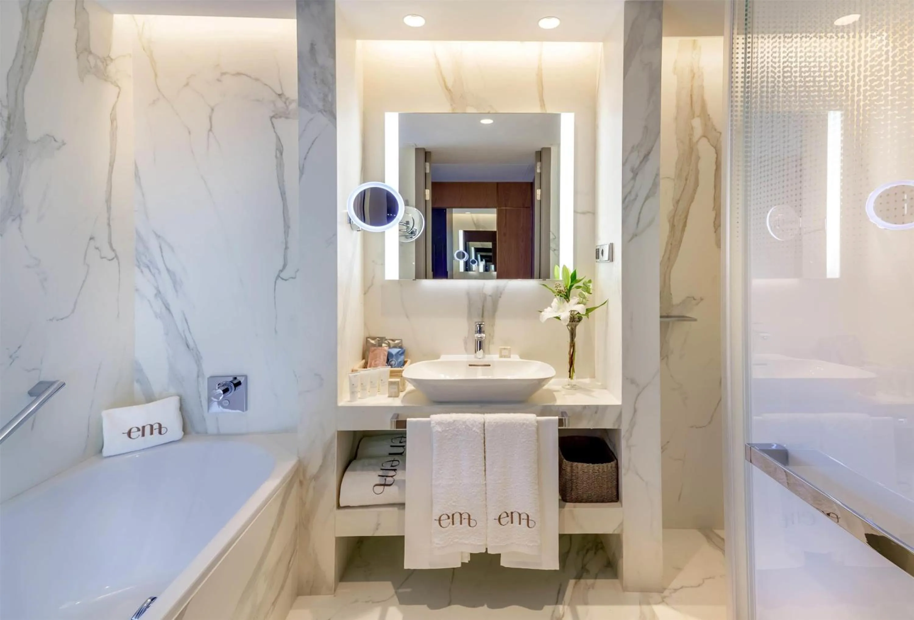 Bathroom in Barceló Emperatriz