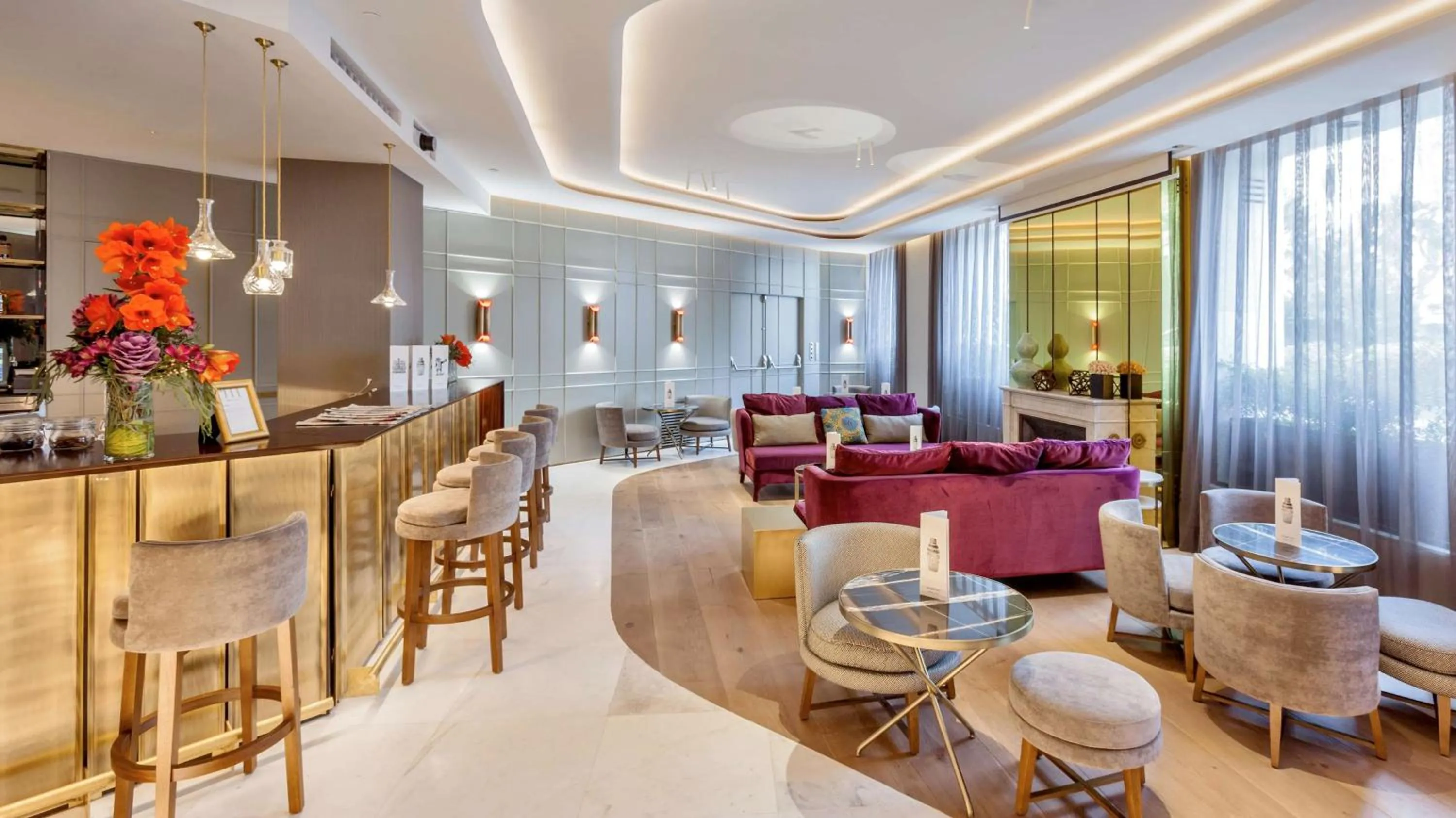 Lounge or bar in Barceló Emperatriz