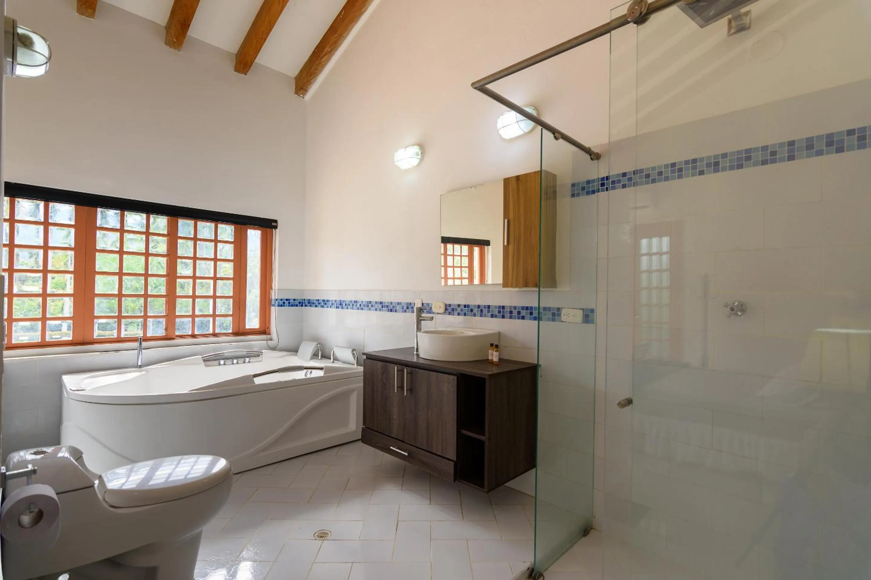 Bathroom, Bed in Finca Hotel Guadalupe