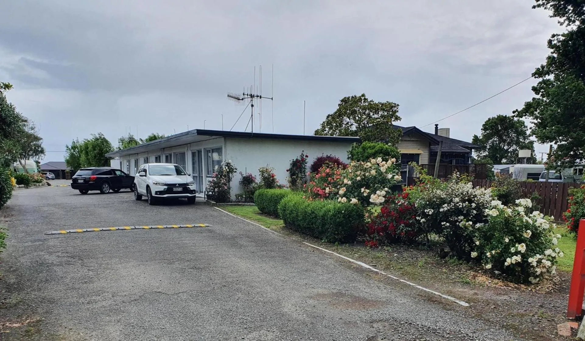 Garden in Brooklyne Motel Sanson