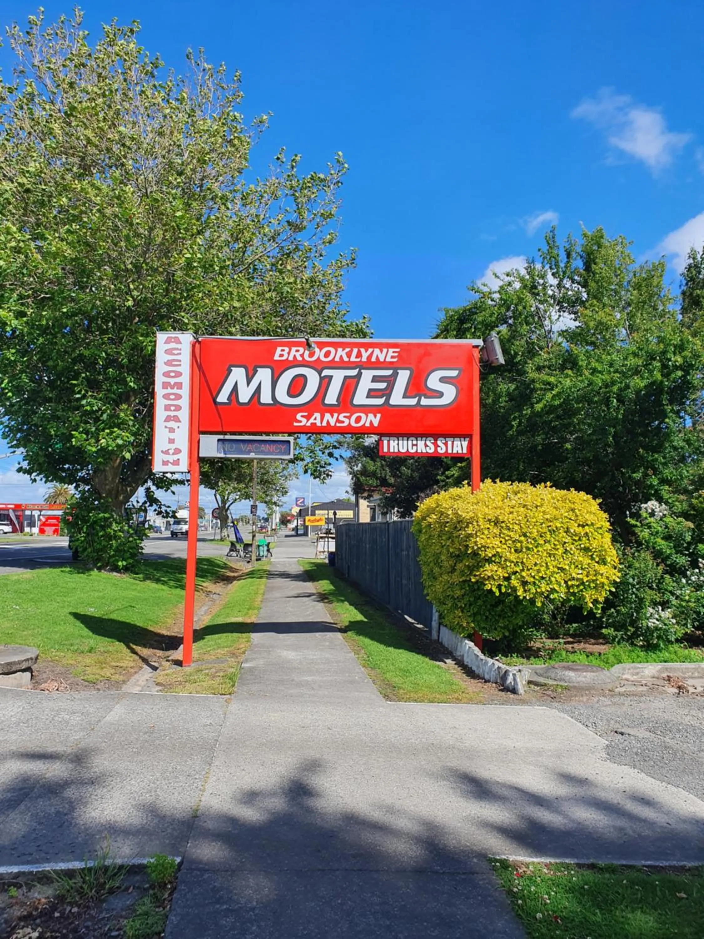 Property logo or sign in Brooklyne Motel Sanson