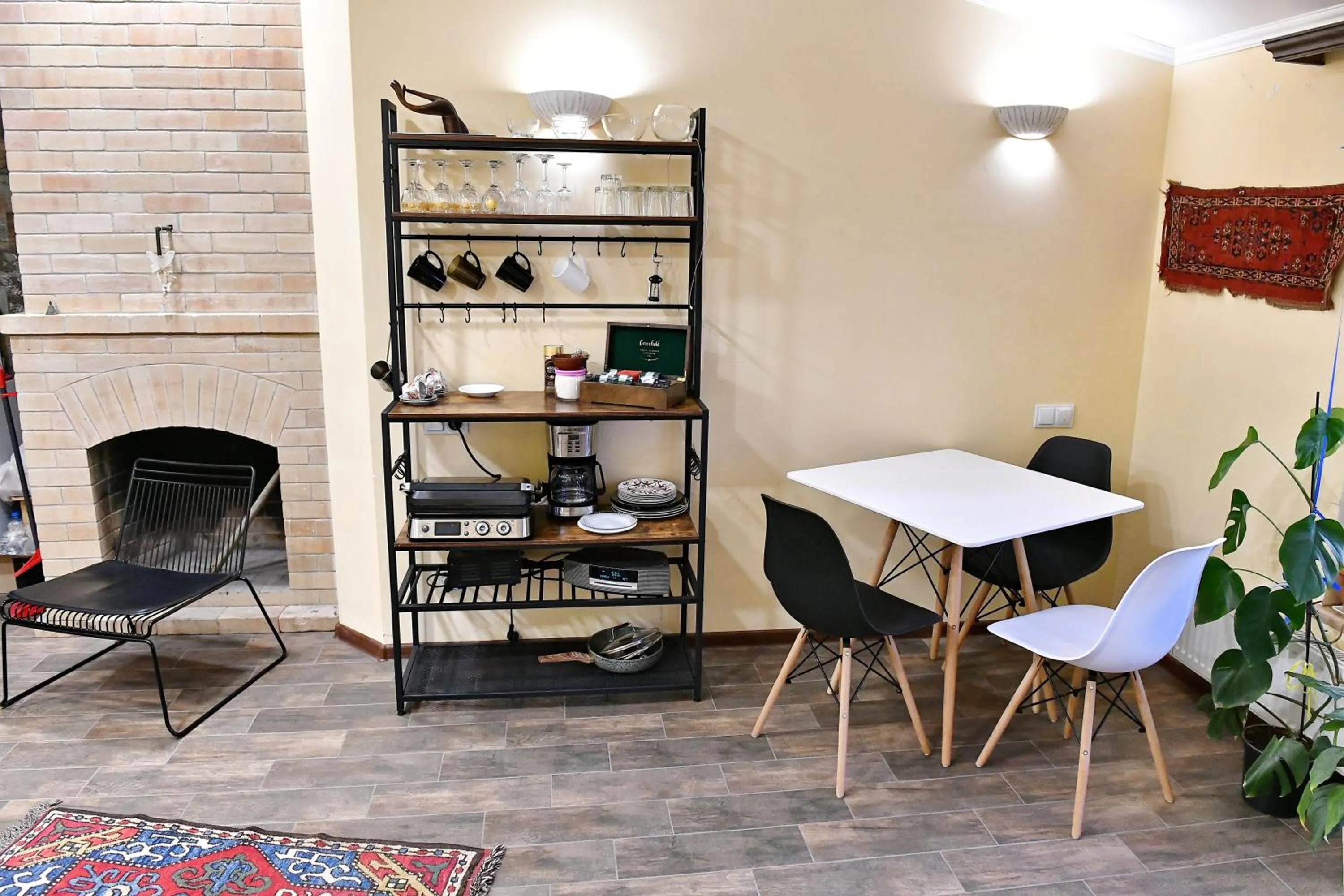 Dining area in woolway studios