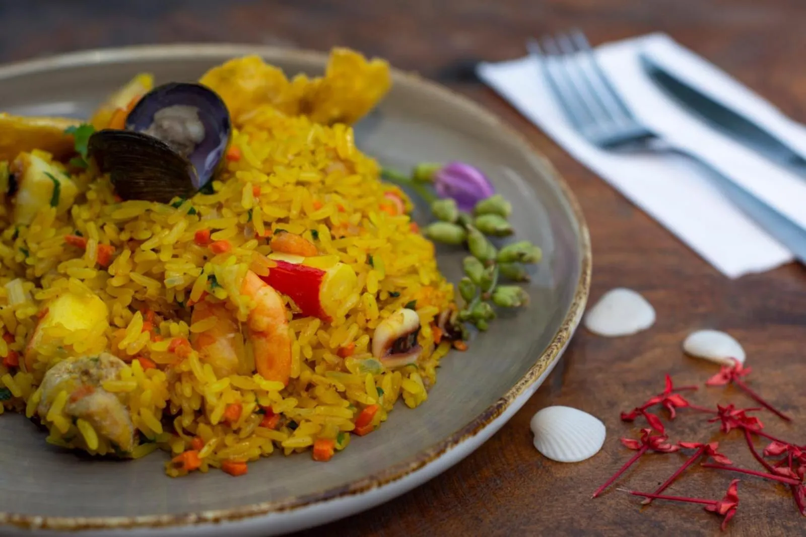 Restaurant/places to eat in UUTTAAKA Eco-Hotel